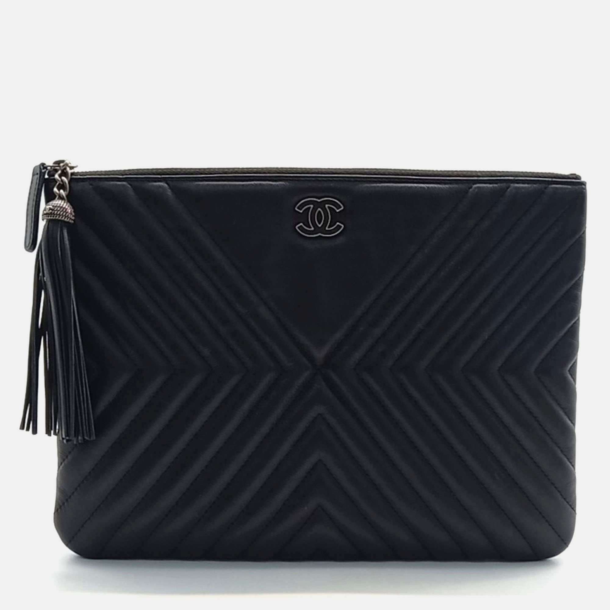 

Chanel Black Chevron Leather New Medium Clutch Bag