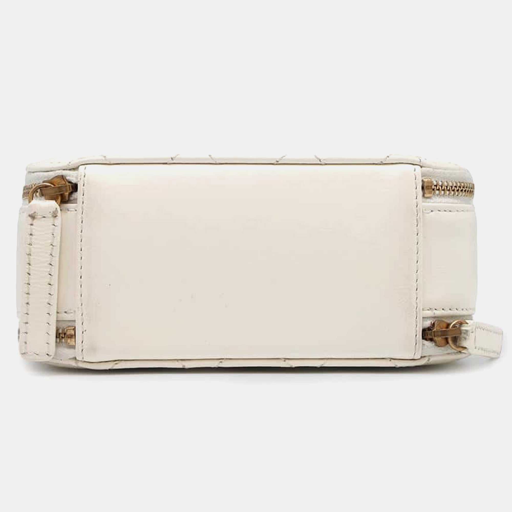 Chanel White Vintage Calf Leather Vanity Bag 