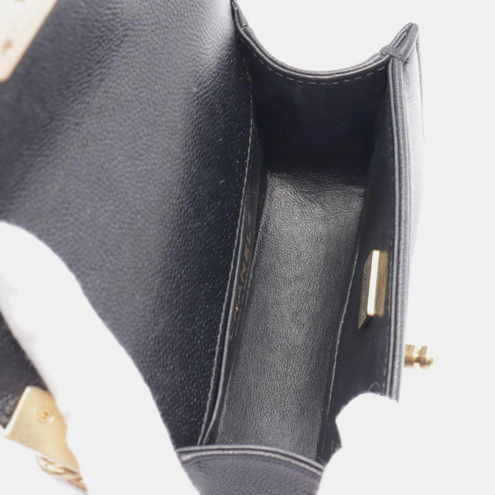 Chanel Black Leather Boy Shoulder Bag 