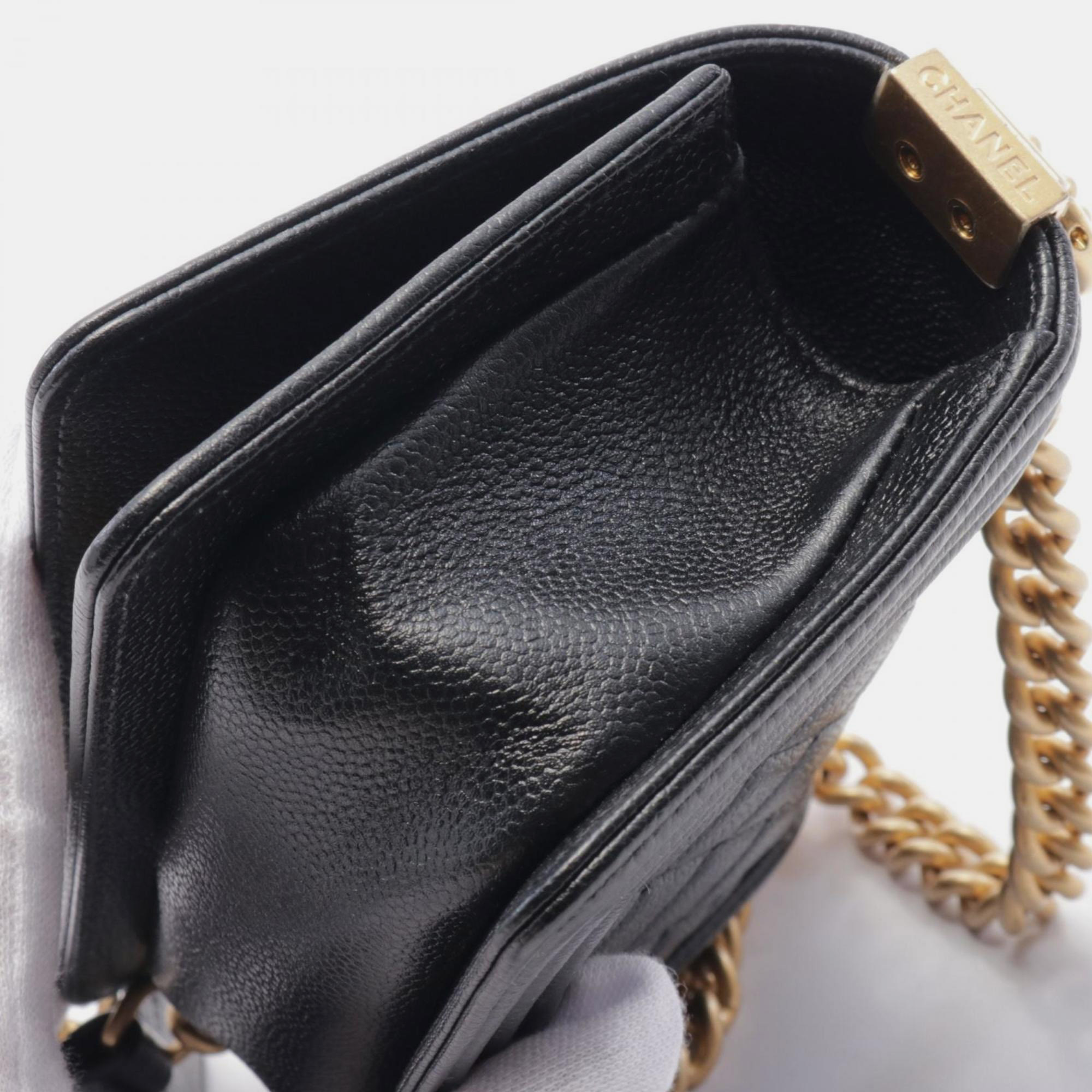 Chanel Black Leather Boy Shoulder Bag 