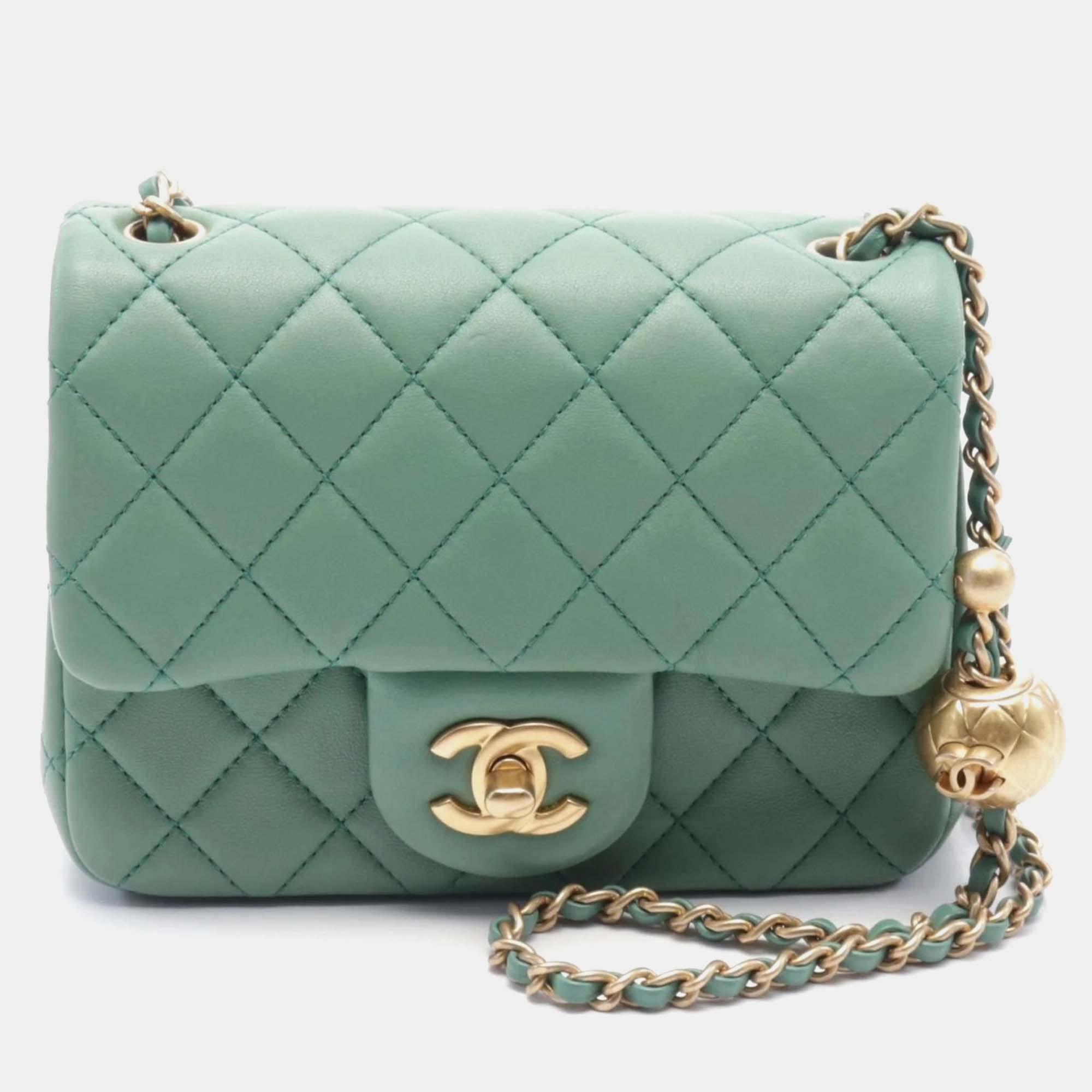 

Chanel Green Leather Chain Shoulder Bag