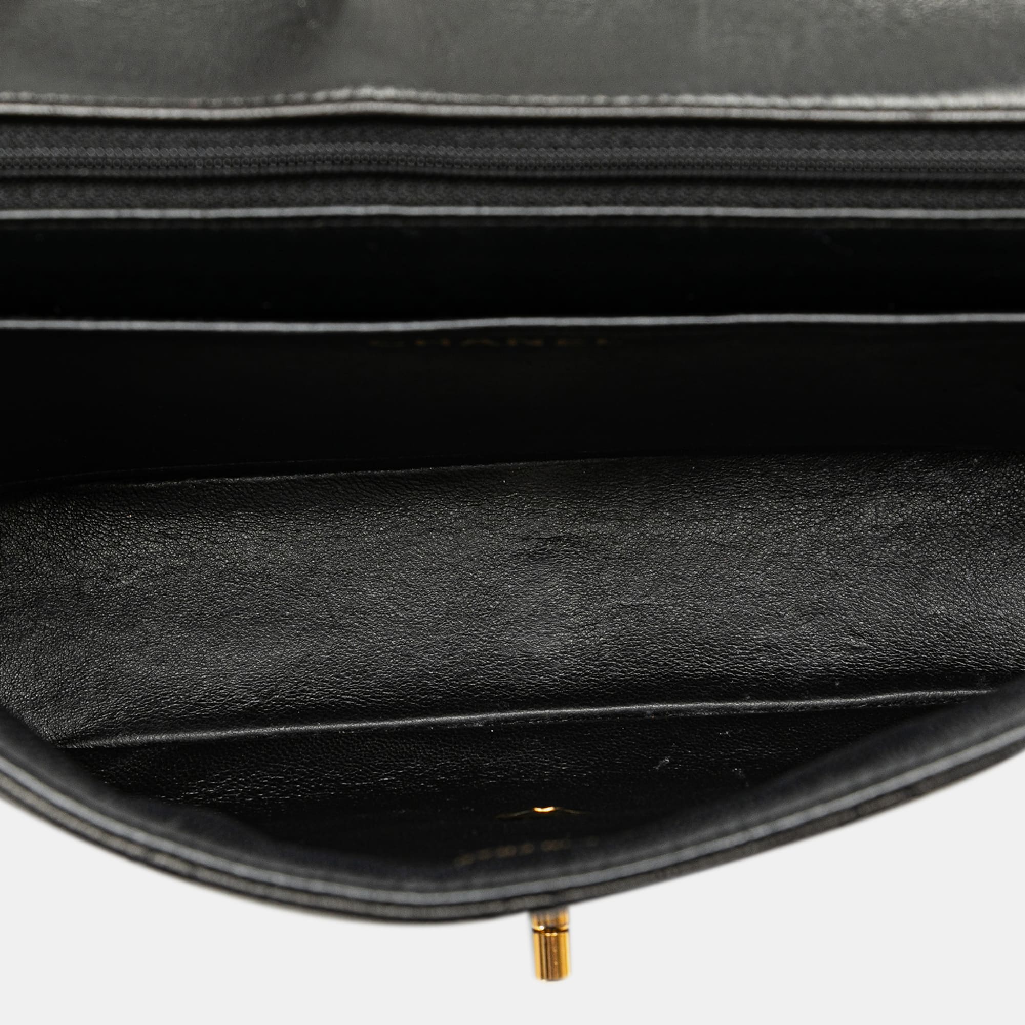 Chanel Black Medium Quilted Lambskin Border Single Flap 