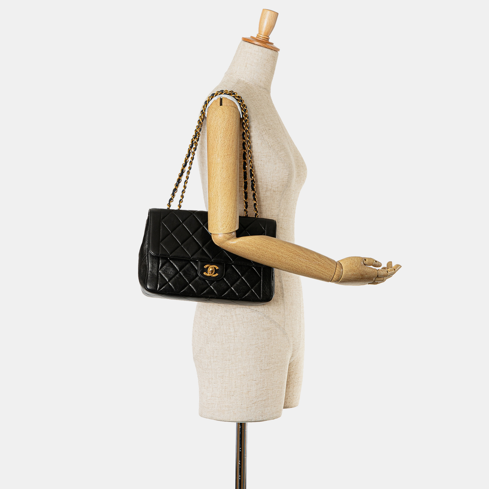 Chanel Black Medium Quilted Lambskin Border Single Flap 