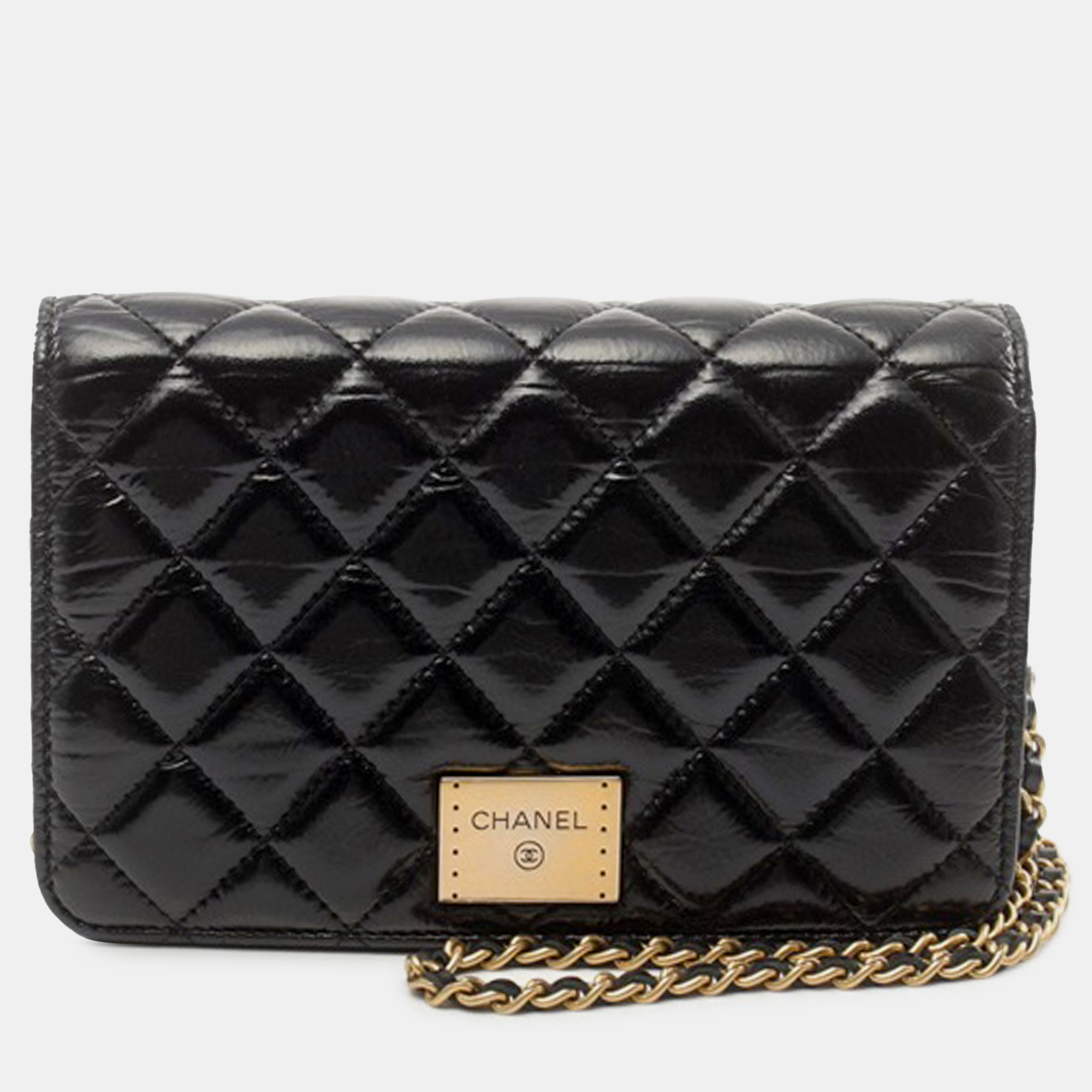 

Chanel Black Quilted Calfskin Logo Plate Wallet On Chain