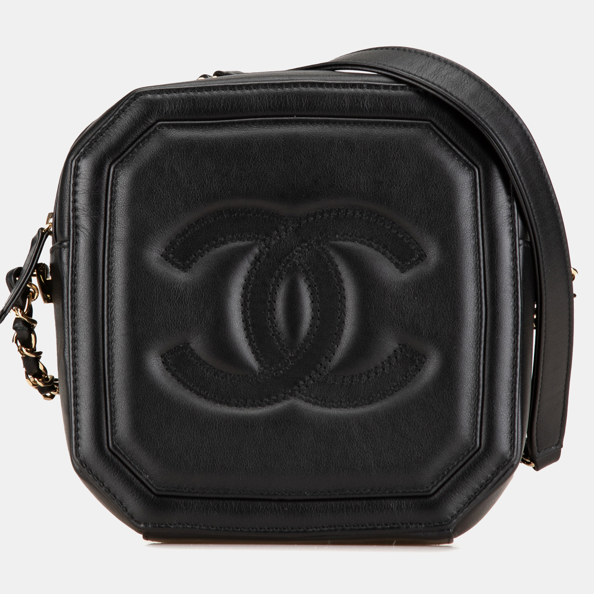 

Chanel Black CC Quilted Lambskin Octagon Camera Case