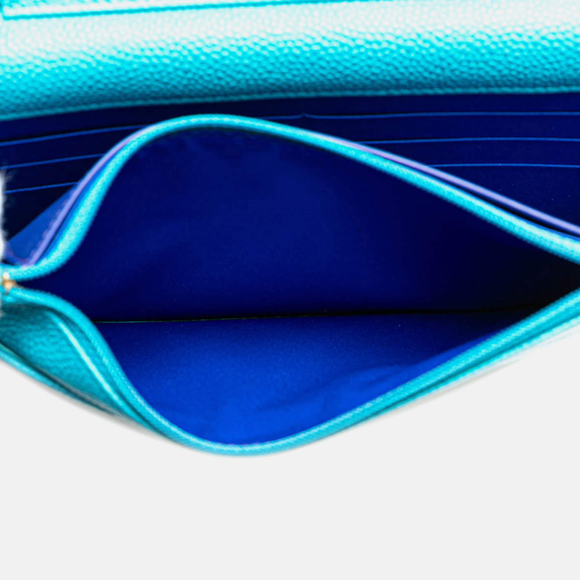 Chanel Blue Caviar Bicolor CC Wallet On Chain 