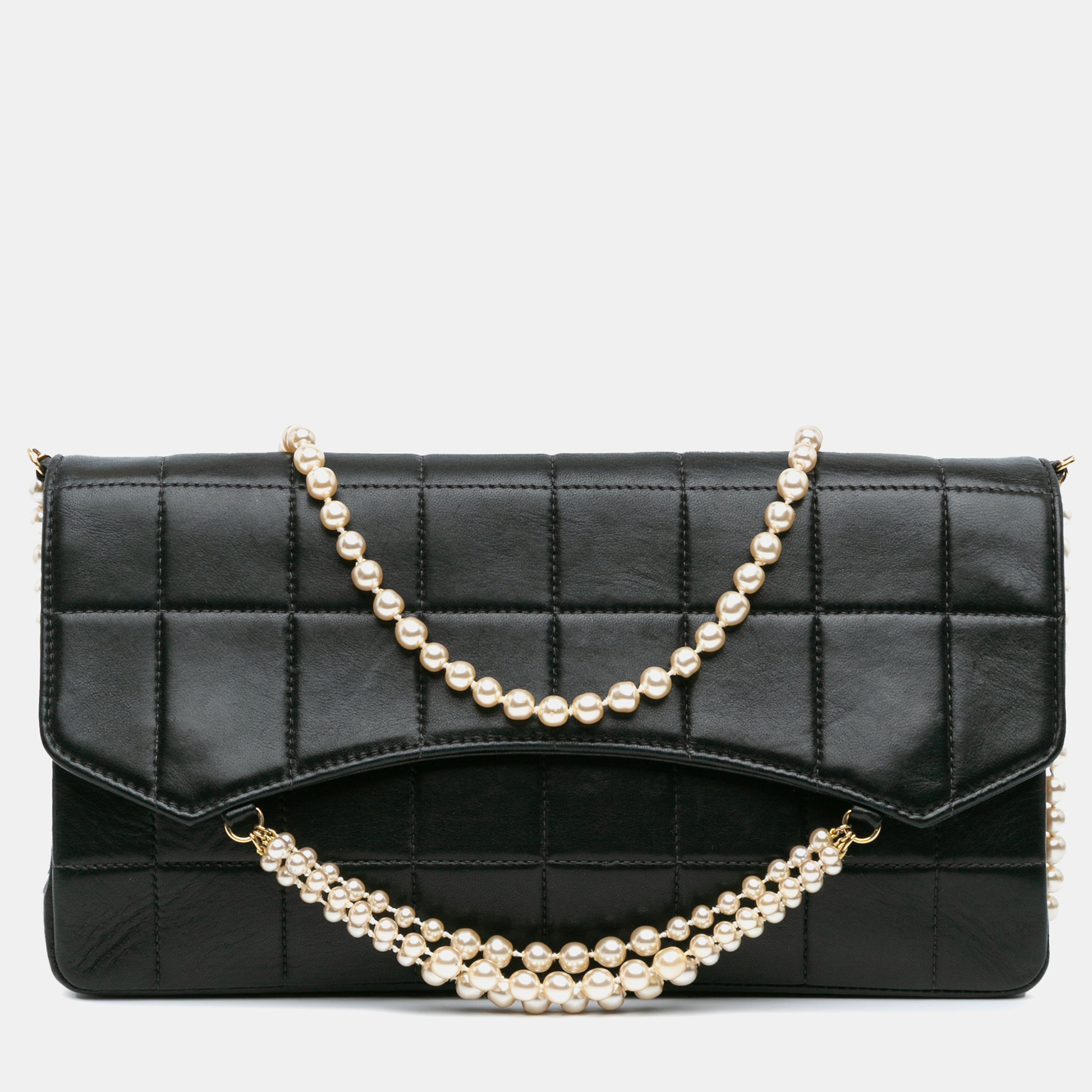 

Chanel Black Lambskin Chocolate Bar Pearl Chain Flap