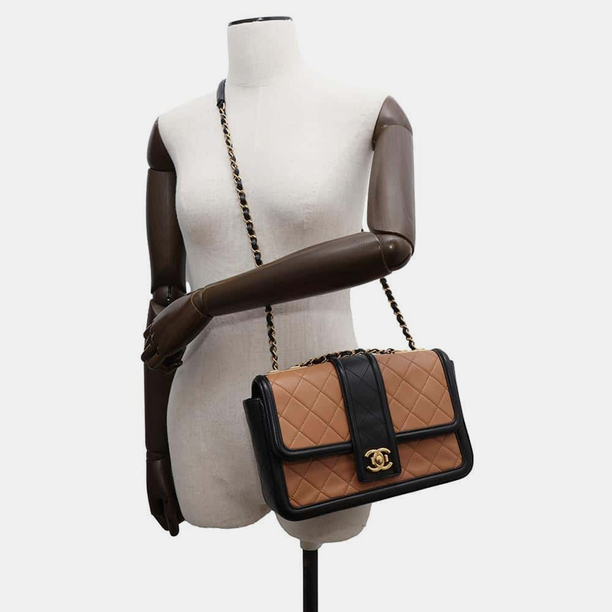Chanel Matelasse Single Flap Chain Beige/Black Lambskin Shoulder Bag 