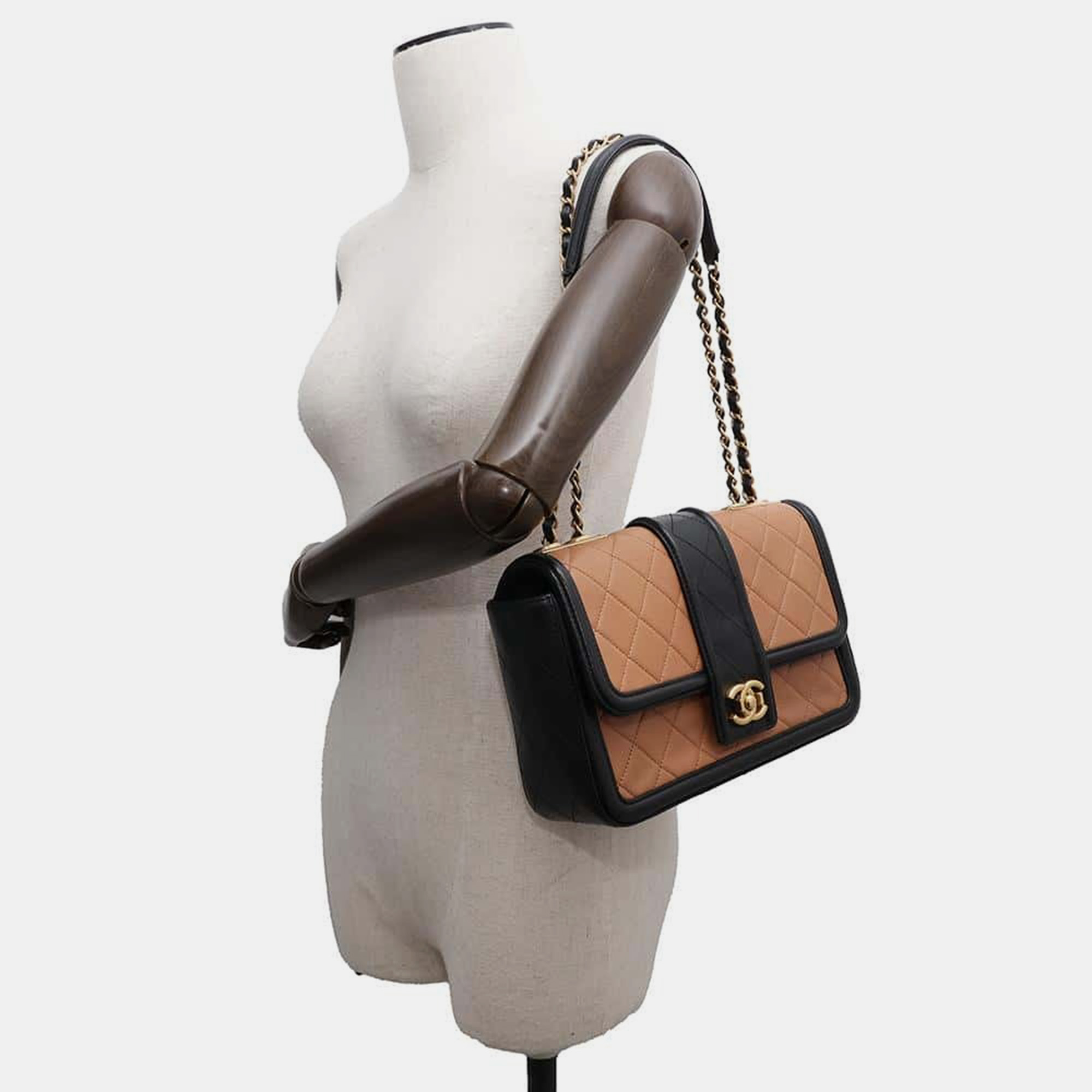 Chanel Matelasse Single Flap Chain Beige/Black Lambskin Shoulder Bag 