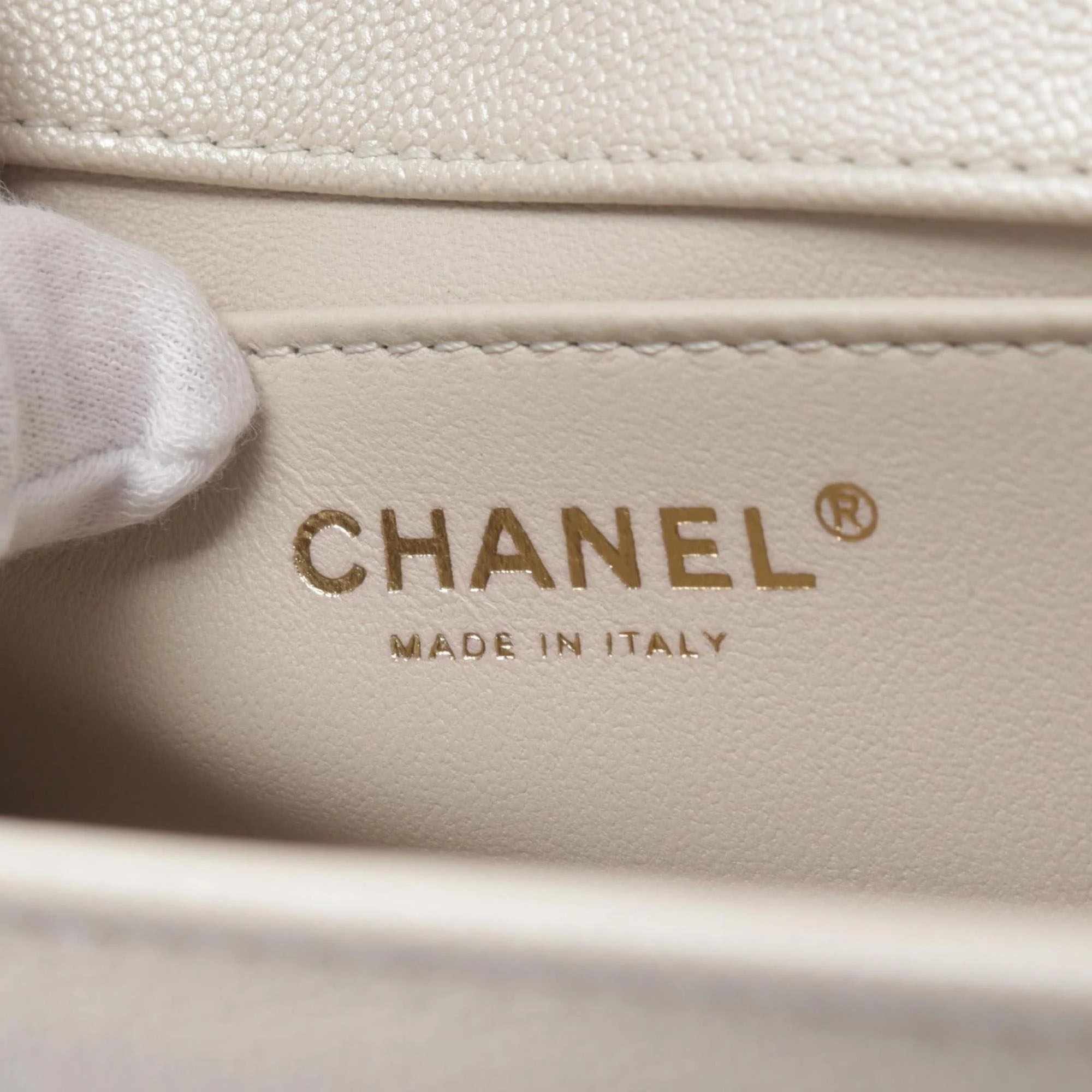 Chanel White Leather Chain Shoulder Bag 