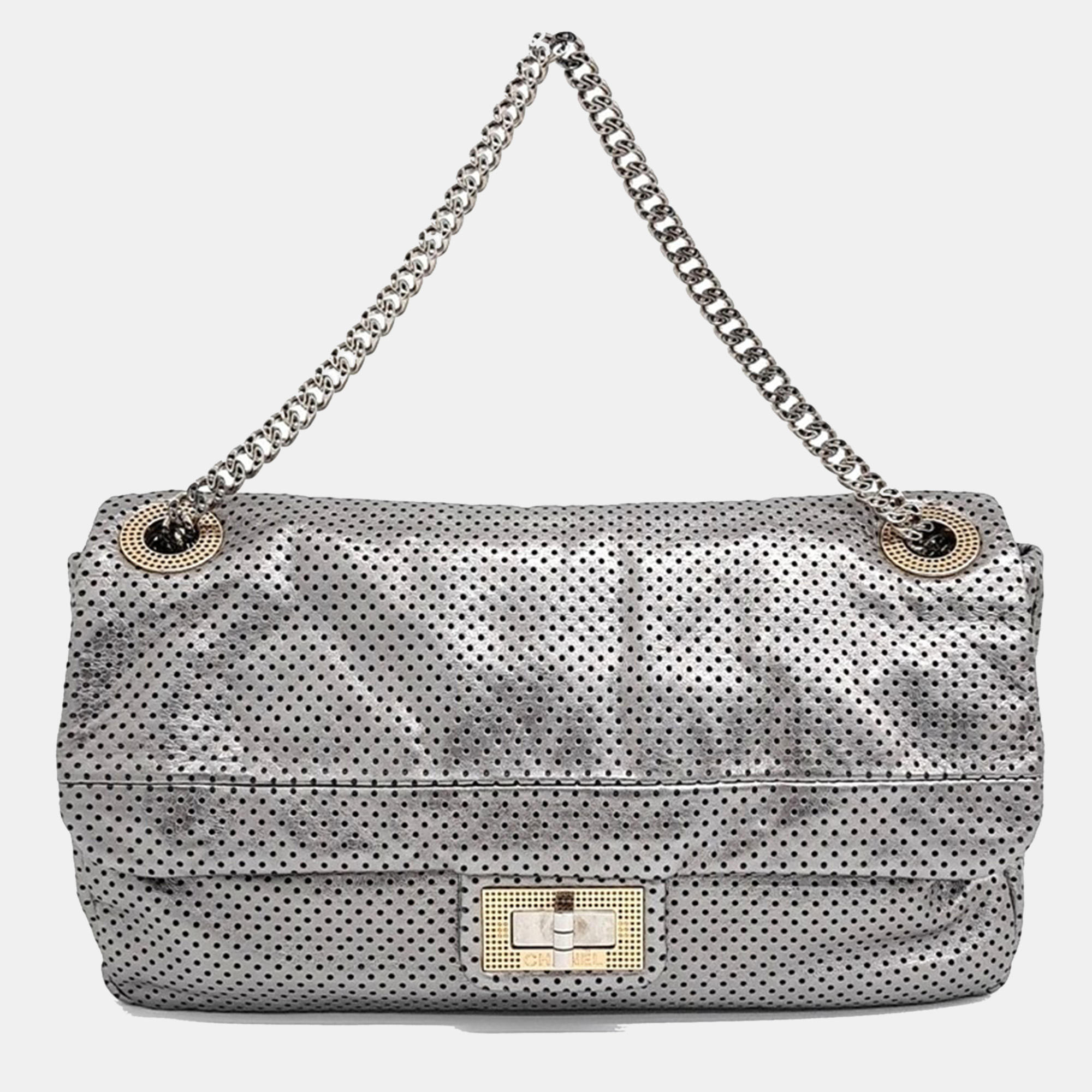 

Chanel Metallic Silver Leather Purpo Chain Shoulder Bag