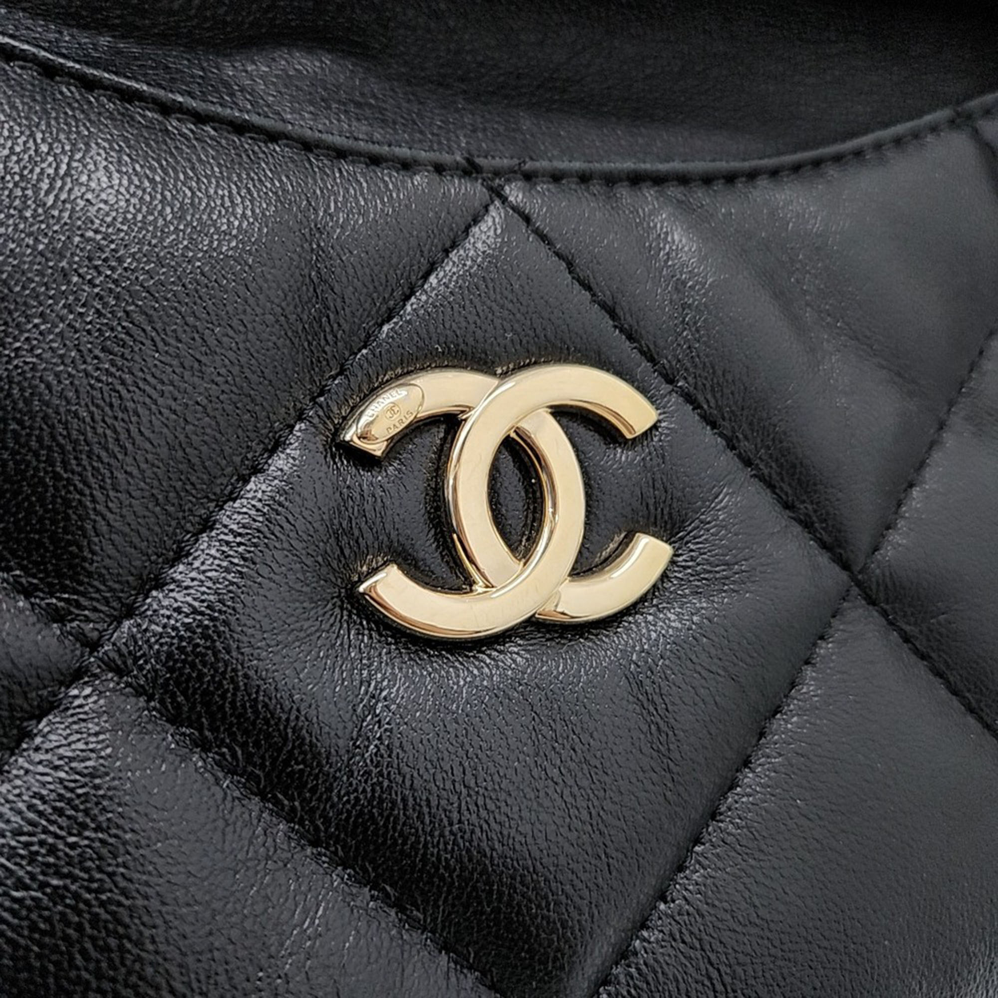 Chanel Black Leather tote bag 
