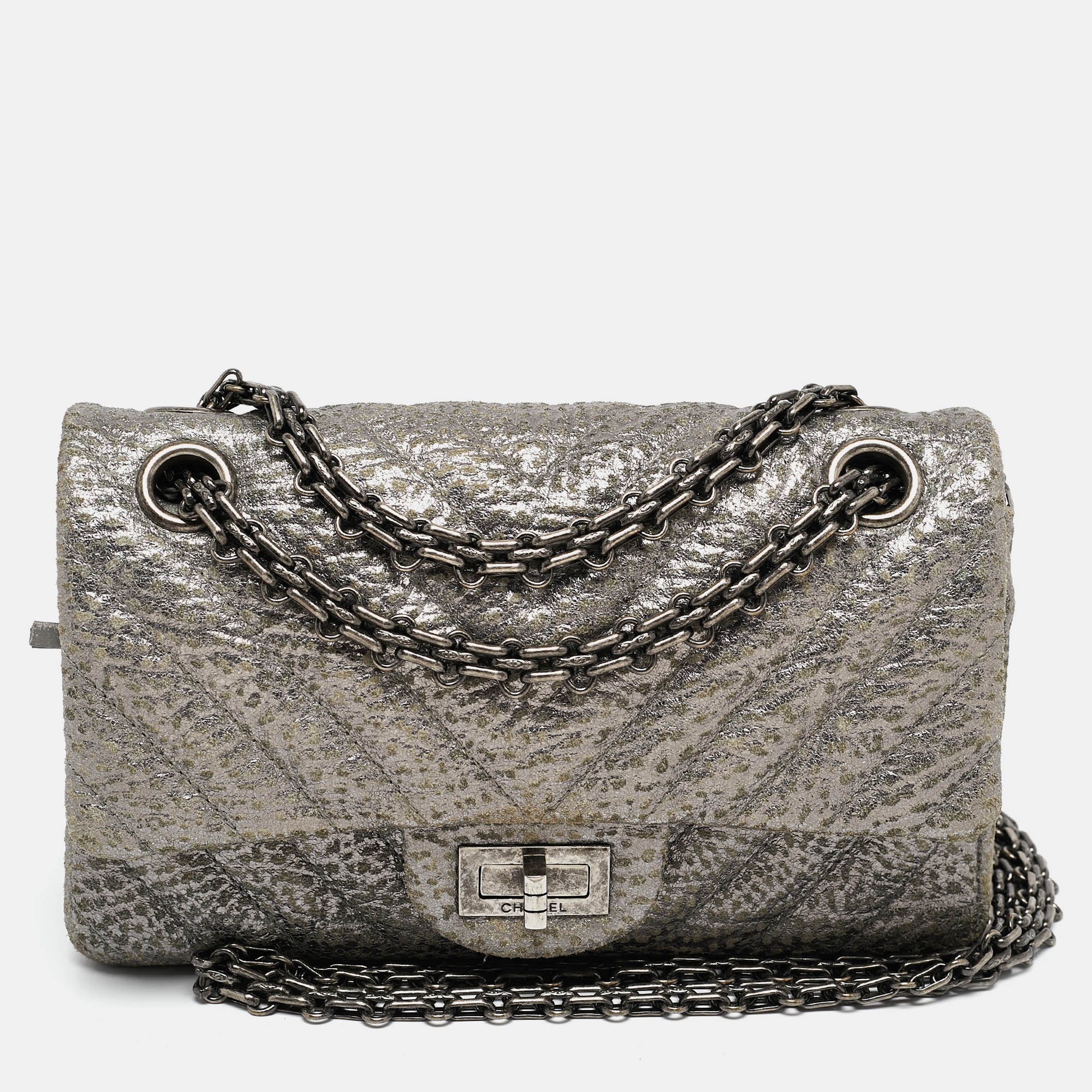 

Chanel Metallic Grey Chevron Leather 224 Reissue 2.55 Flap Bag