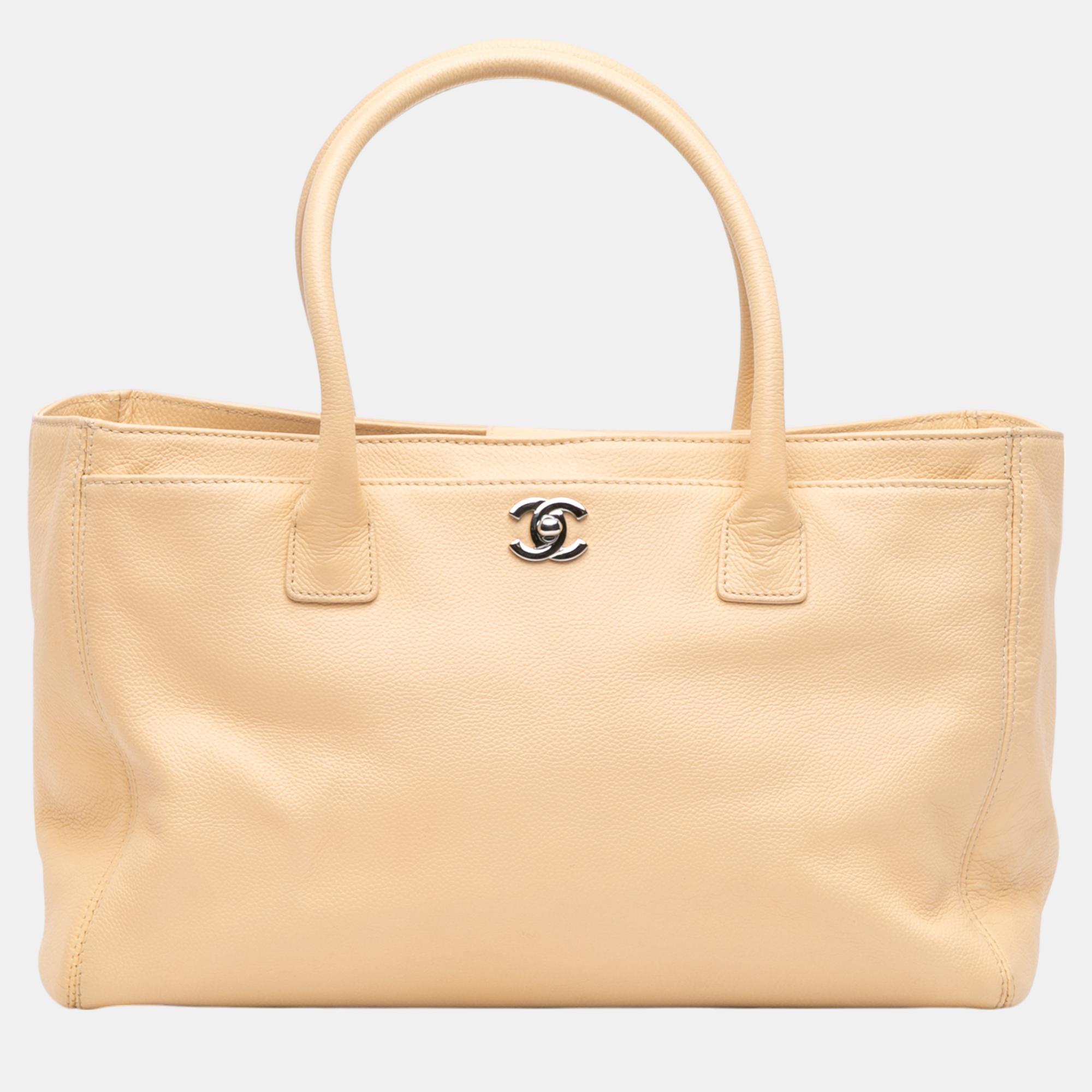 

Chanel Beige Medium Executive Cerf Tote