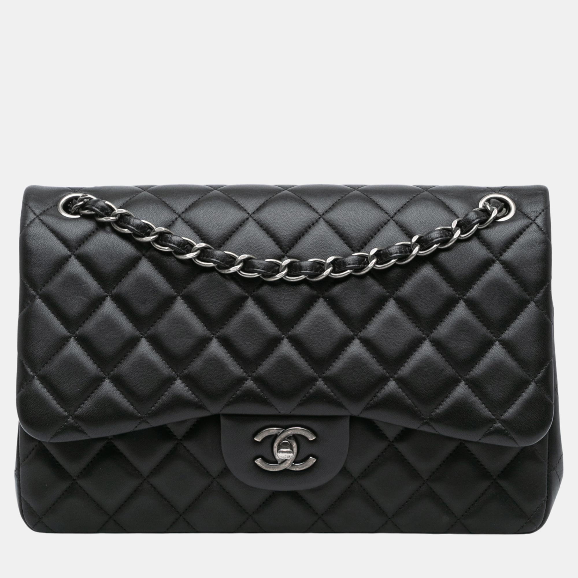 

Chanel Black Jumbo Classic Lambskin Double Flap