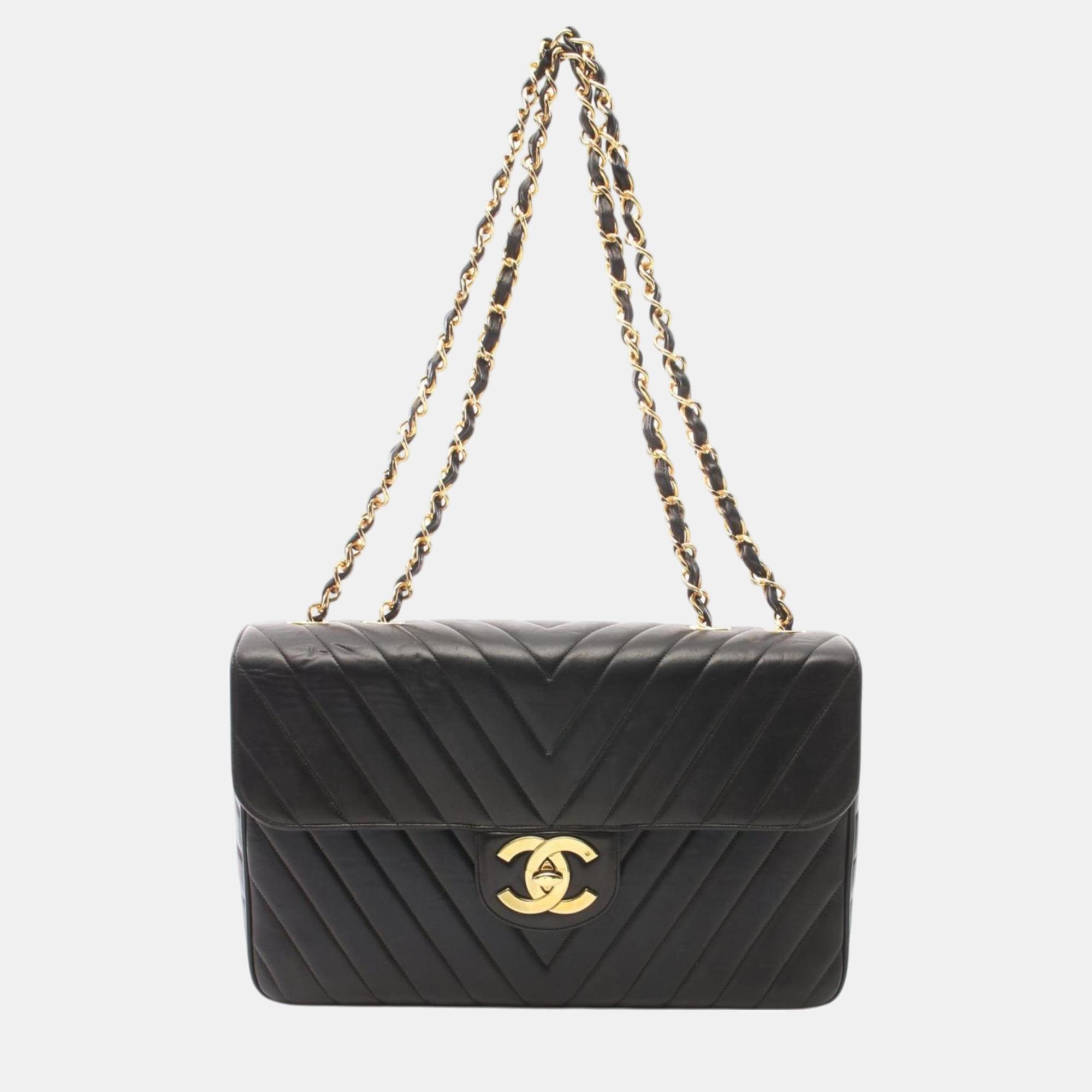 

Chanel Black Lambskin Leather Chevron Shoulder Bag