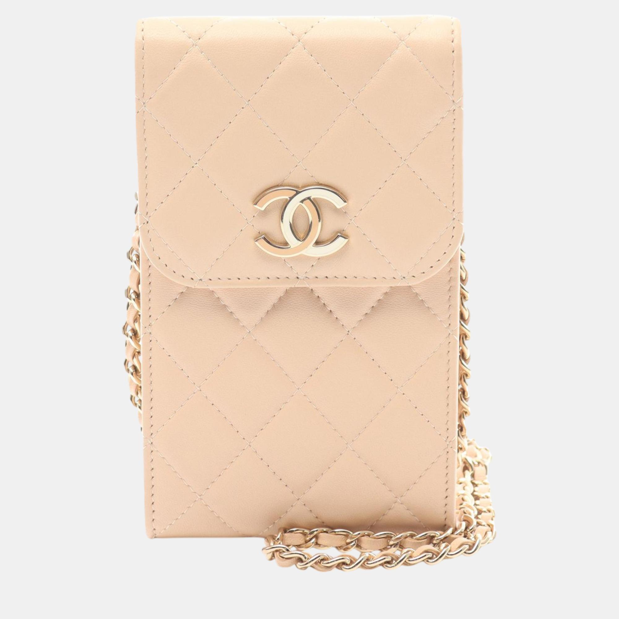 

Chanel Beige Quilted Lambskin CC Enamel Phone