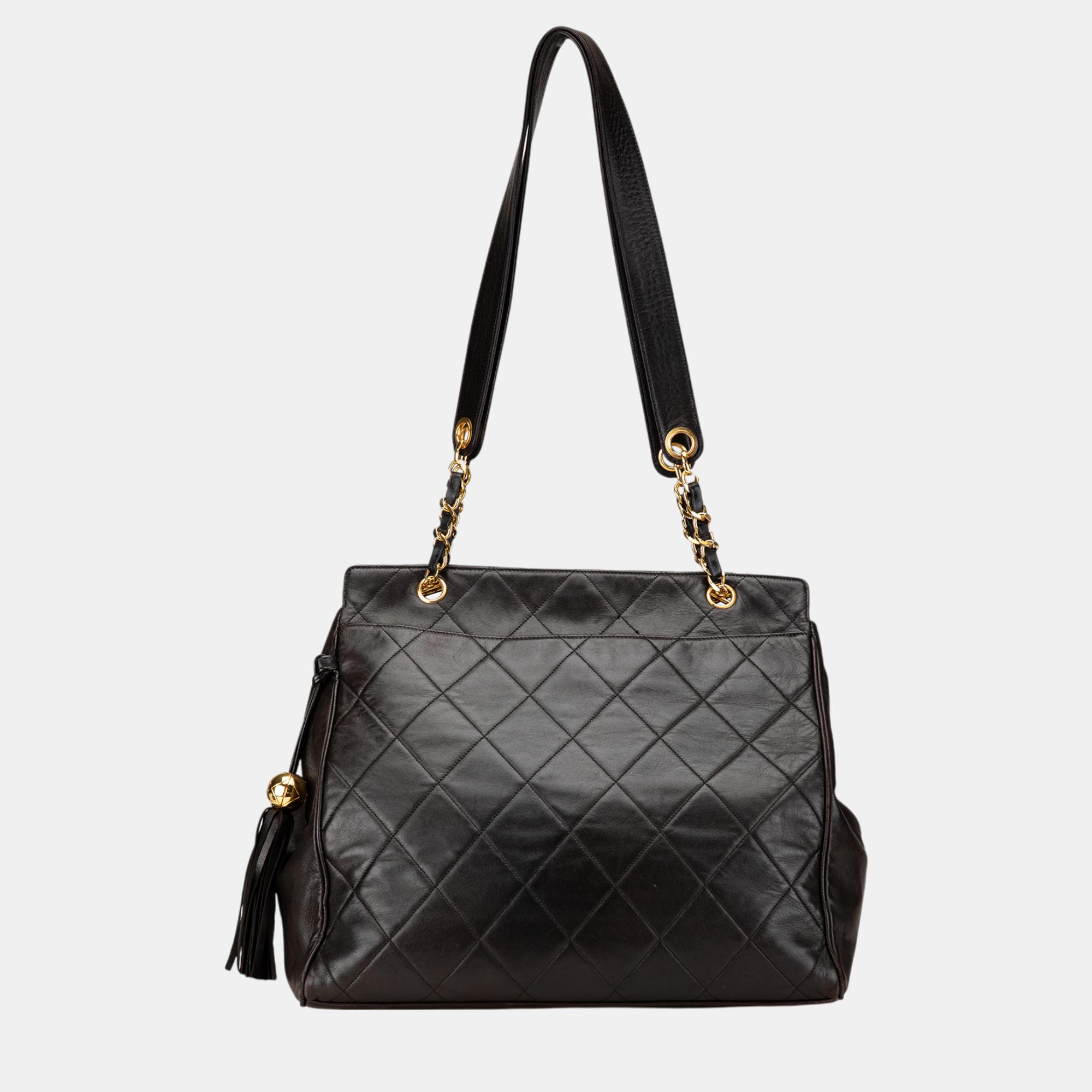 

Chanel Black Quilted Lambskin Tassel Chain Shoulder Bag