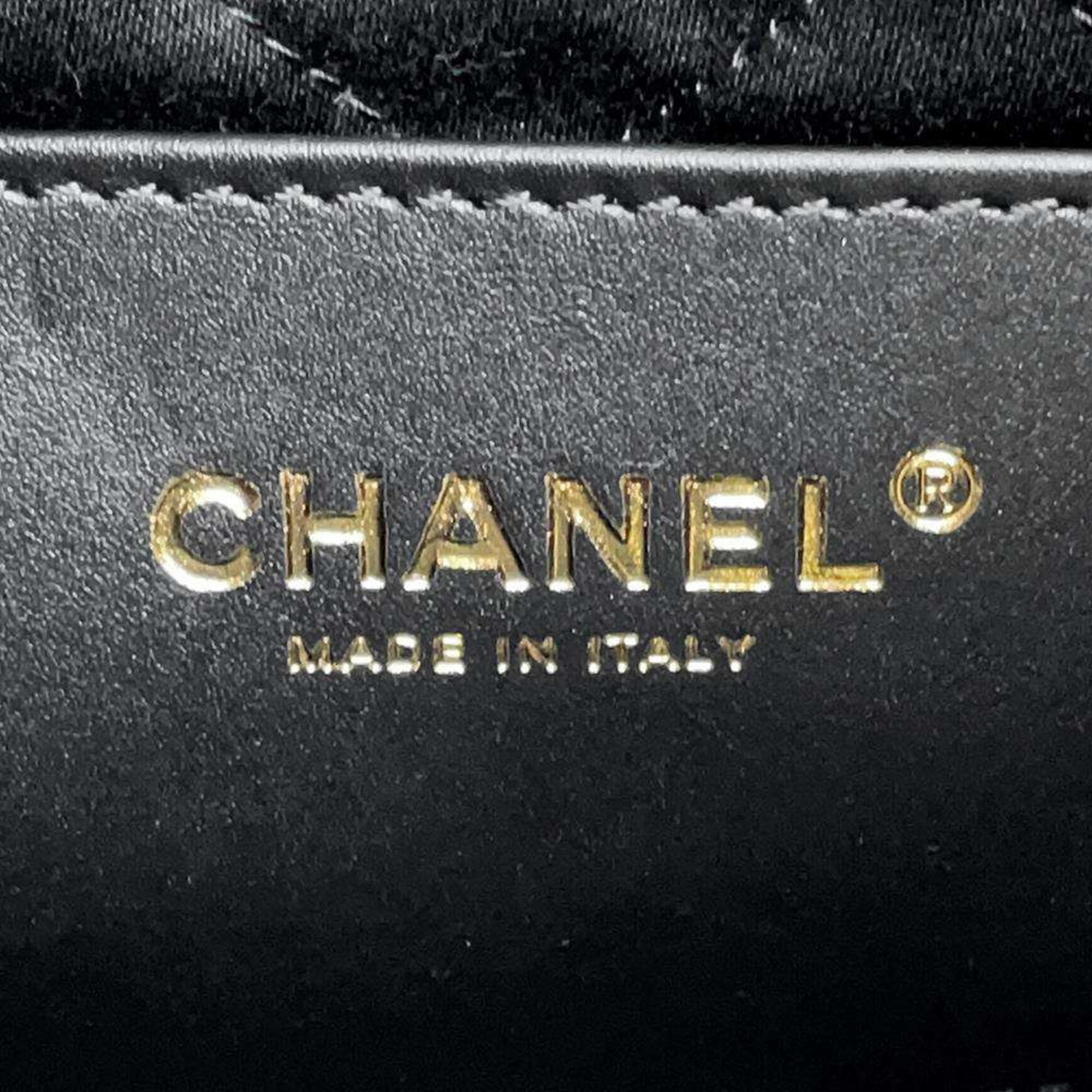 Chanel Black Shiny Calf Leather Mini 22 Shoulder Bag 