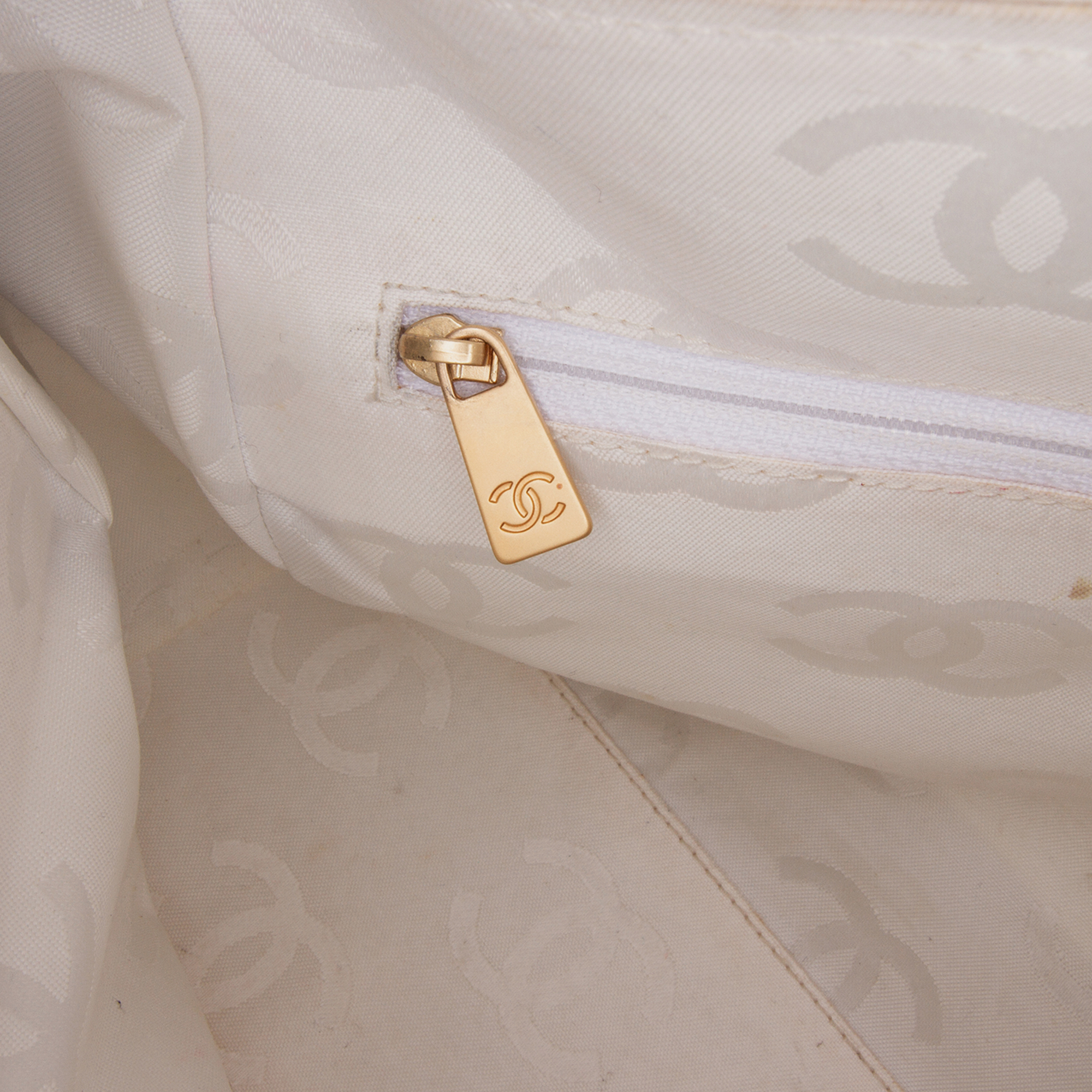 Chanel White CC Calfskin Chain Shoulder Bag 