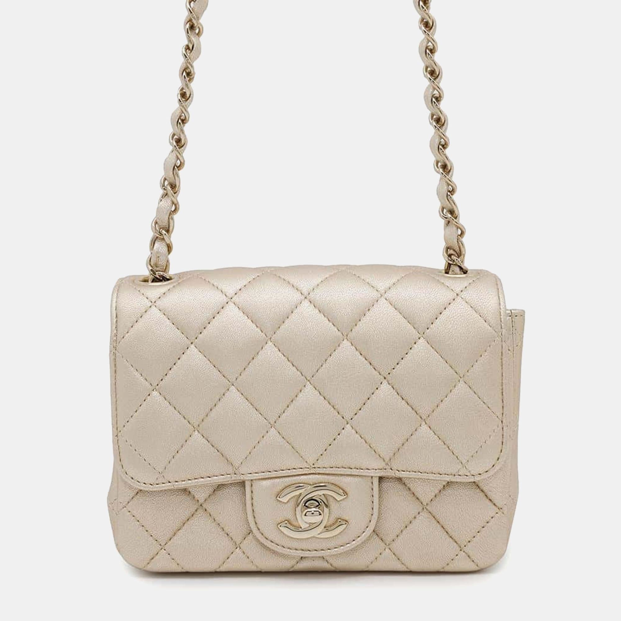 

Chanel Matelasse Mini Chain Gold Lambskin Size Mini Shoulder Bag