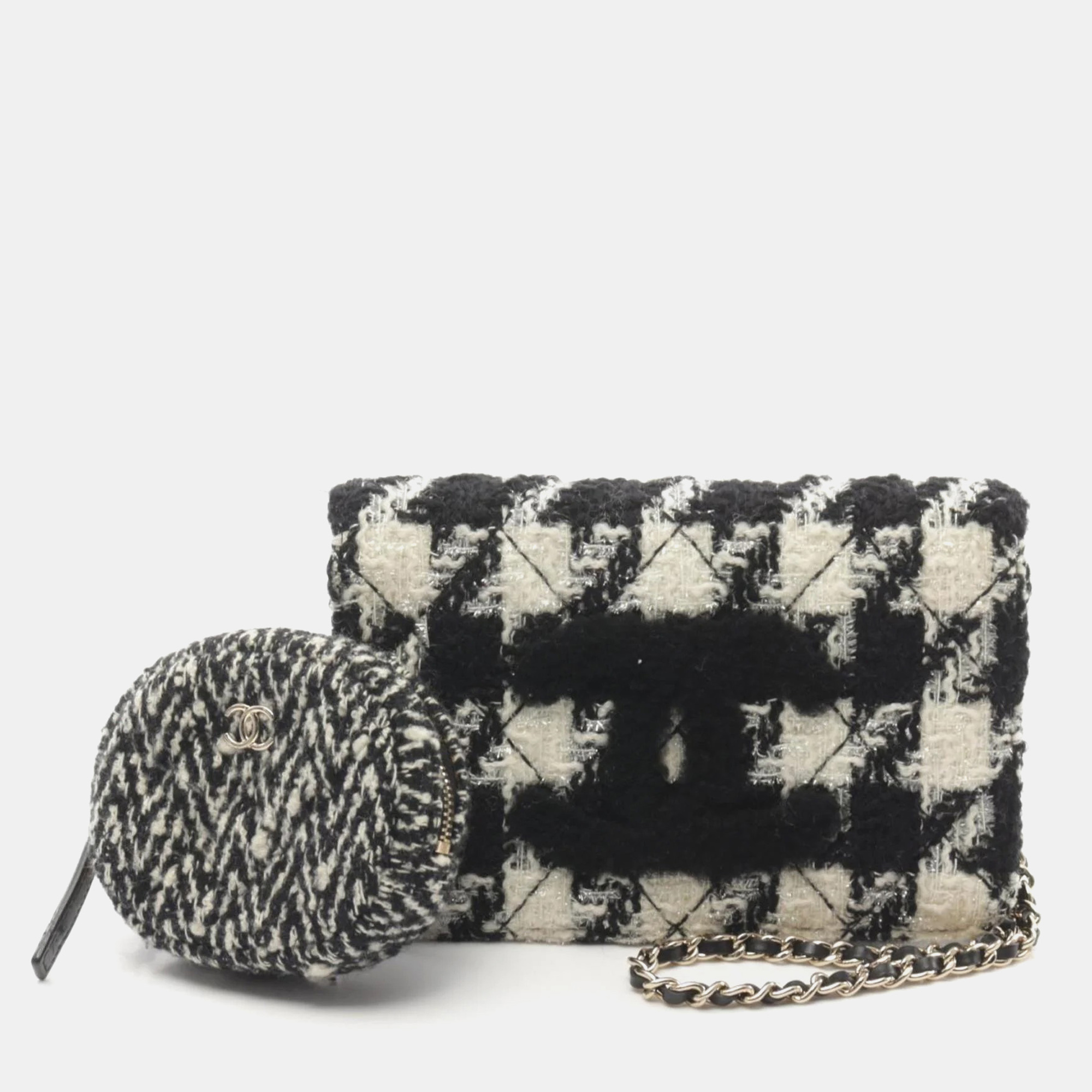 

Chanel Black White Fabric Shoulder Bag