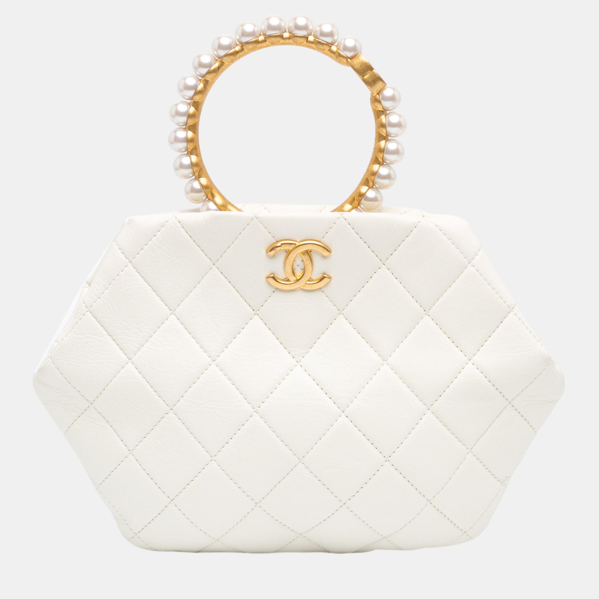 

Chanel White Quilted Lambskin Pearl Crown Handle Clutch Bag