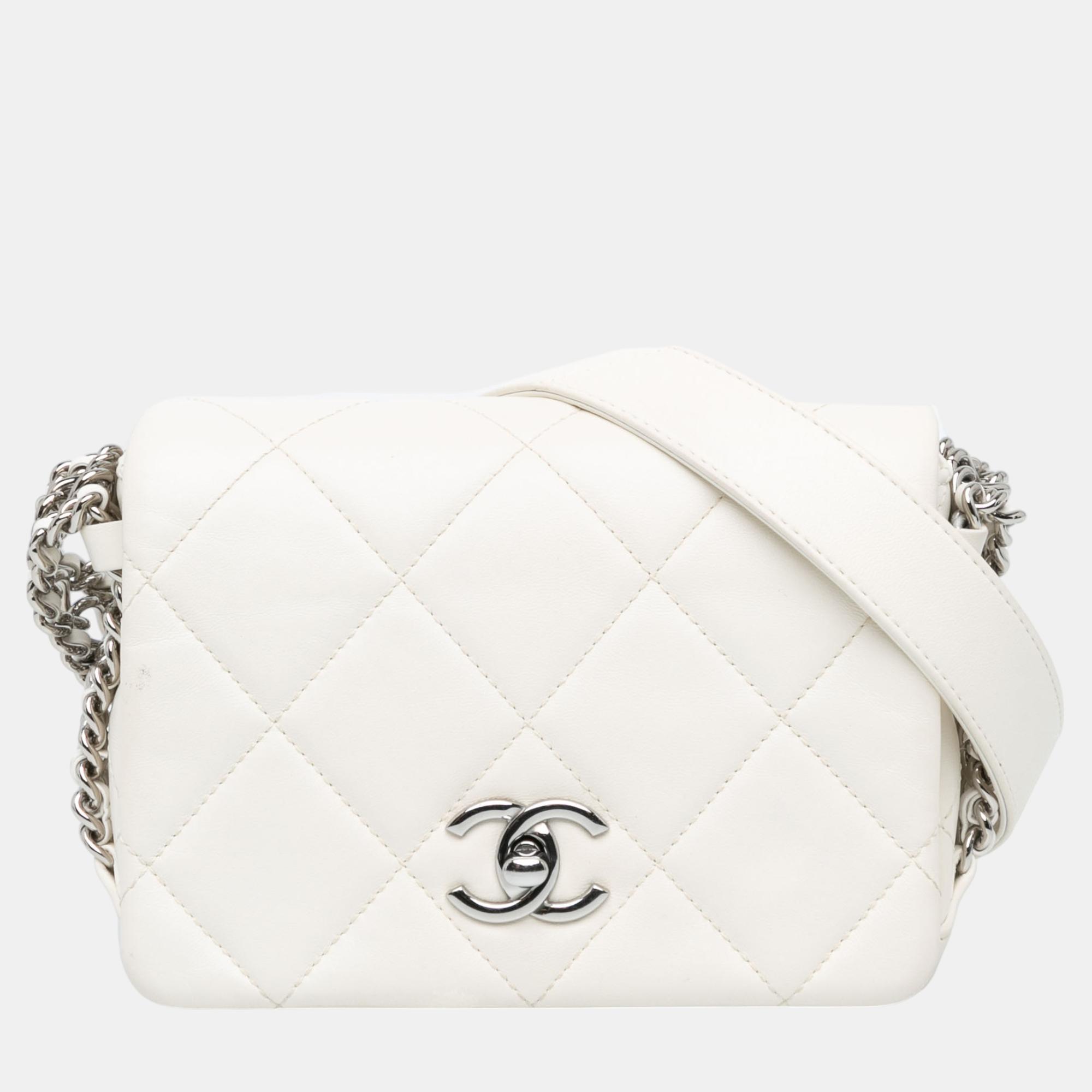 

Chanel White Mini Quilted Lambskin Chain Rows Flap