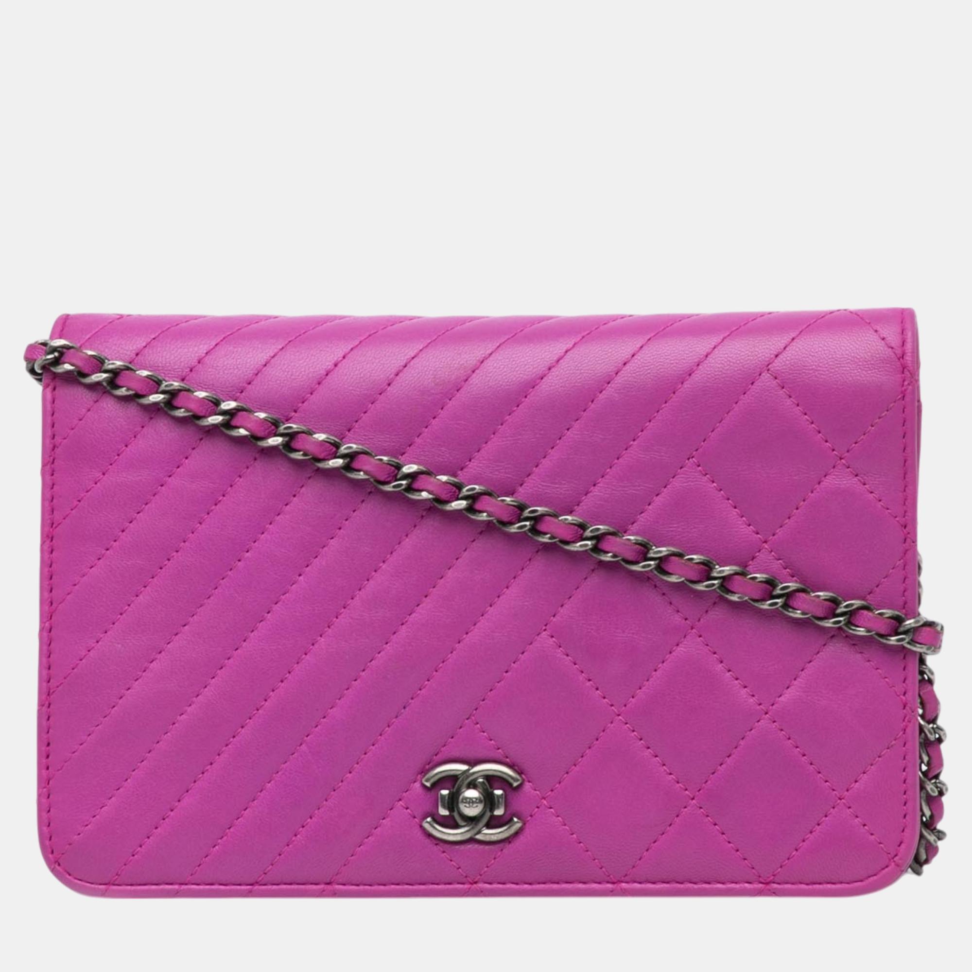 

Chanel Purple Lambskin Coco Boy Wallet On Chain