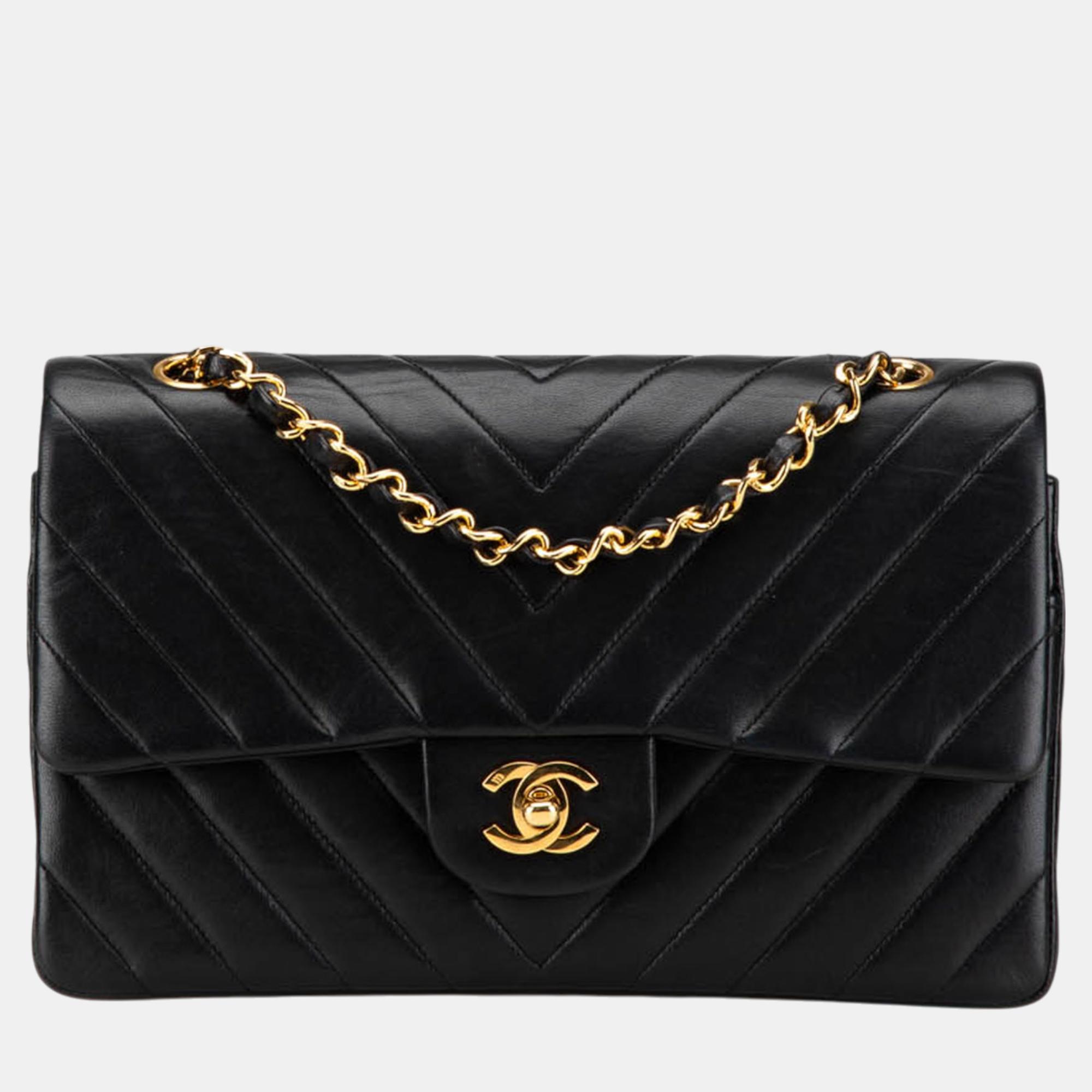 

Chanel Black Medium Chevron Lambskin Double Flap