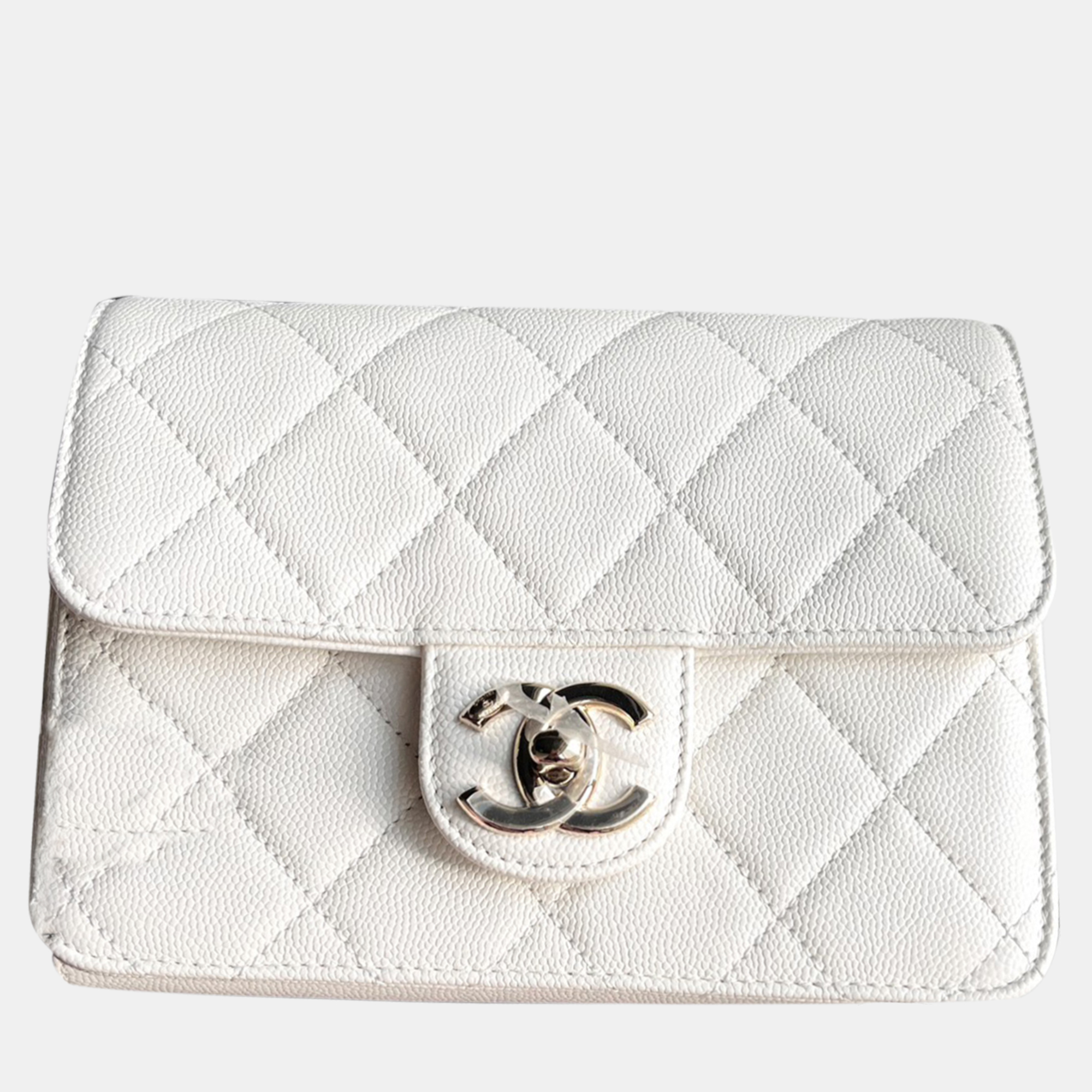 

Chanel White Leather Chain Shoulder Bag