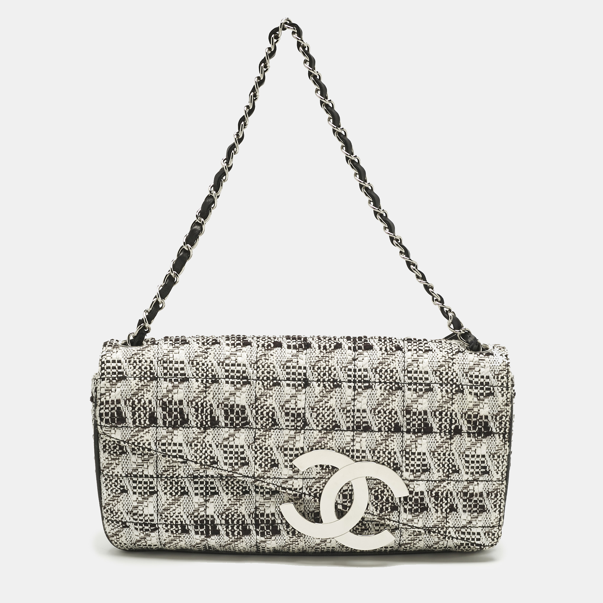

Chanel White/Black Tweed Diagonal CC Flap Bag