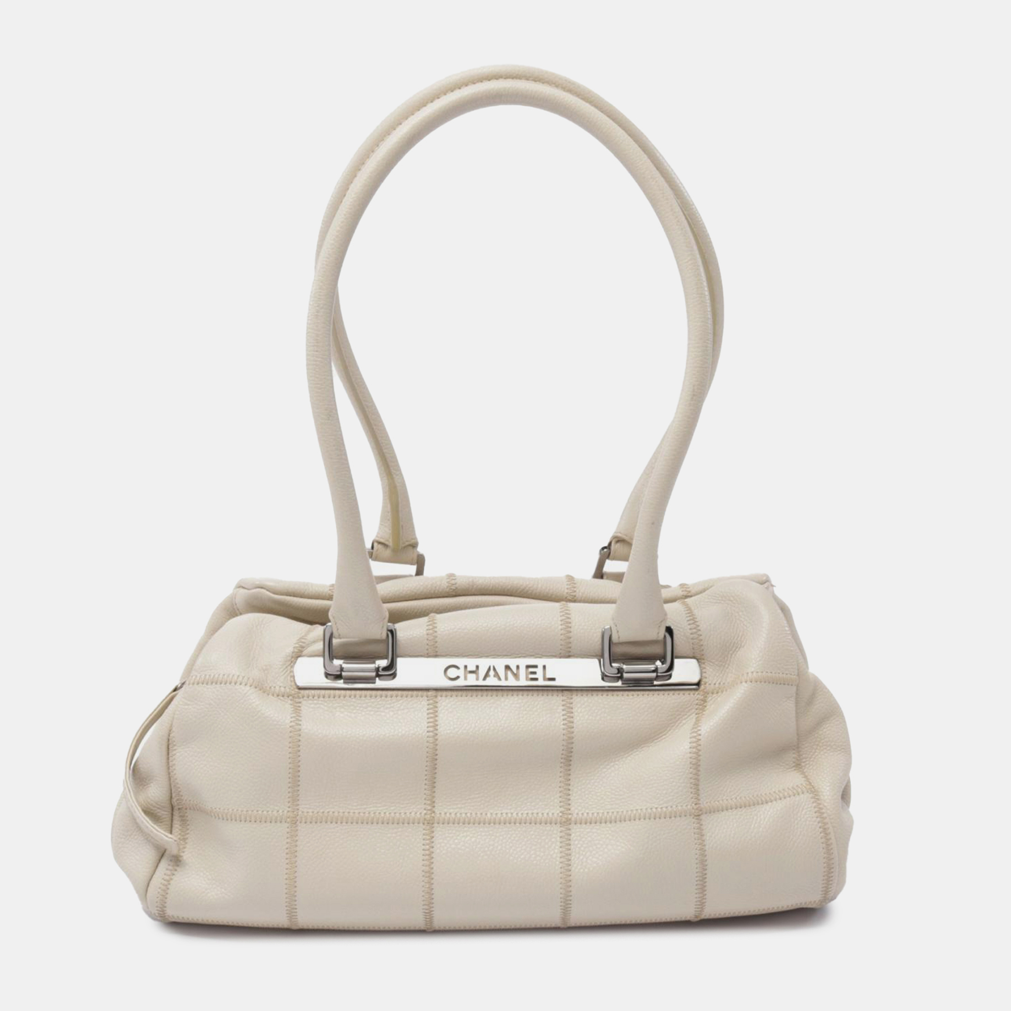 

Chanel White Caviar Square Stitch Shoulder Bag