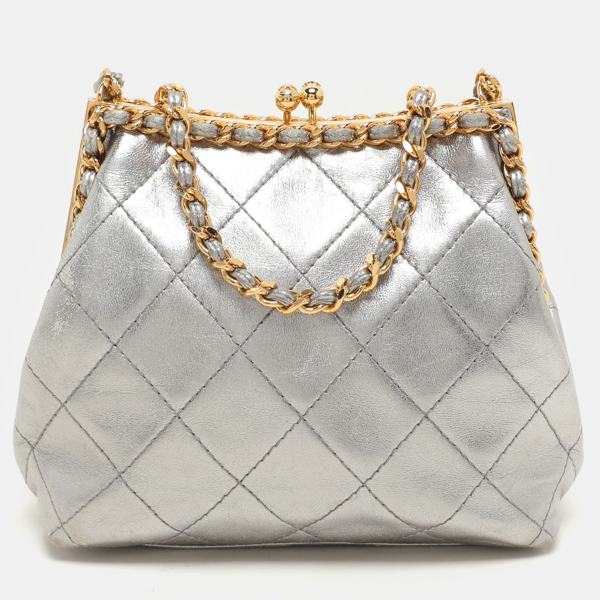 

Chanel Silver Quilted Leather Vintage CC Chain Detail Shoulder Bag