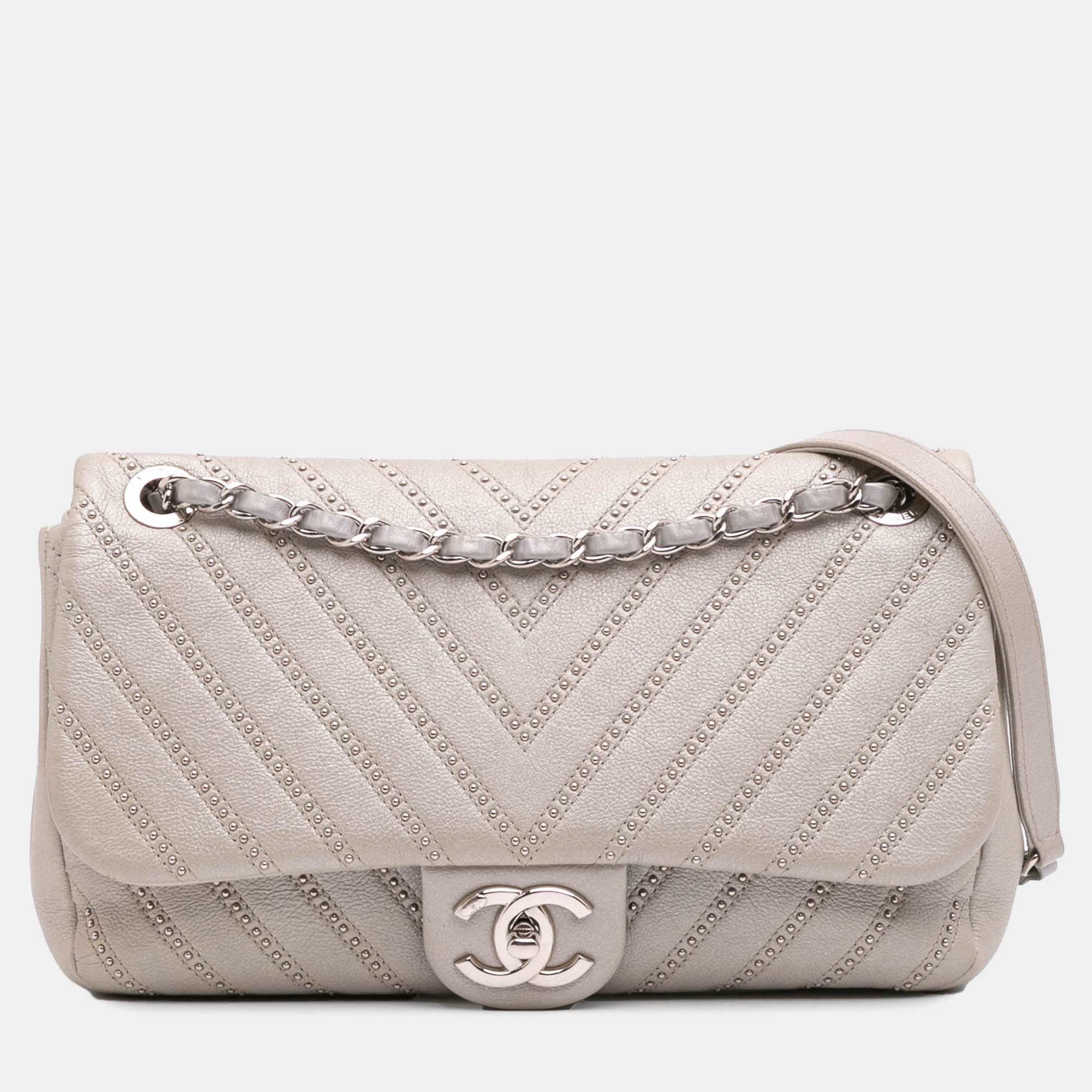 

Chanel Silver Medium Chevron Calfskin Stud Wars Flap Bag