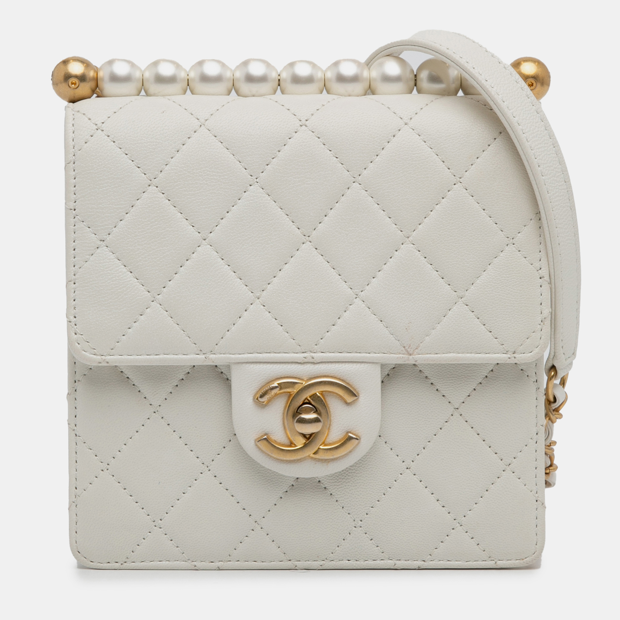 

Chanel White Small Lambskin Chic Pearls Flap