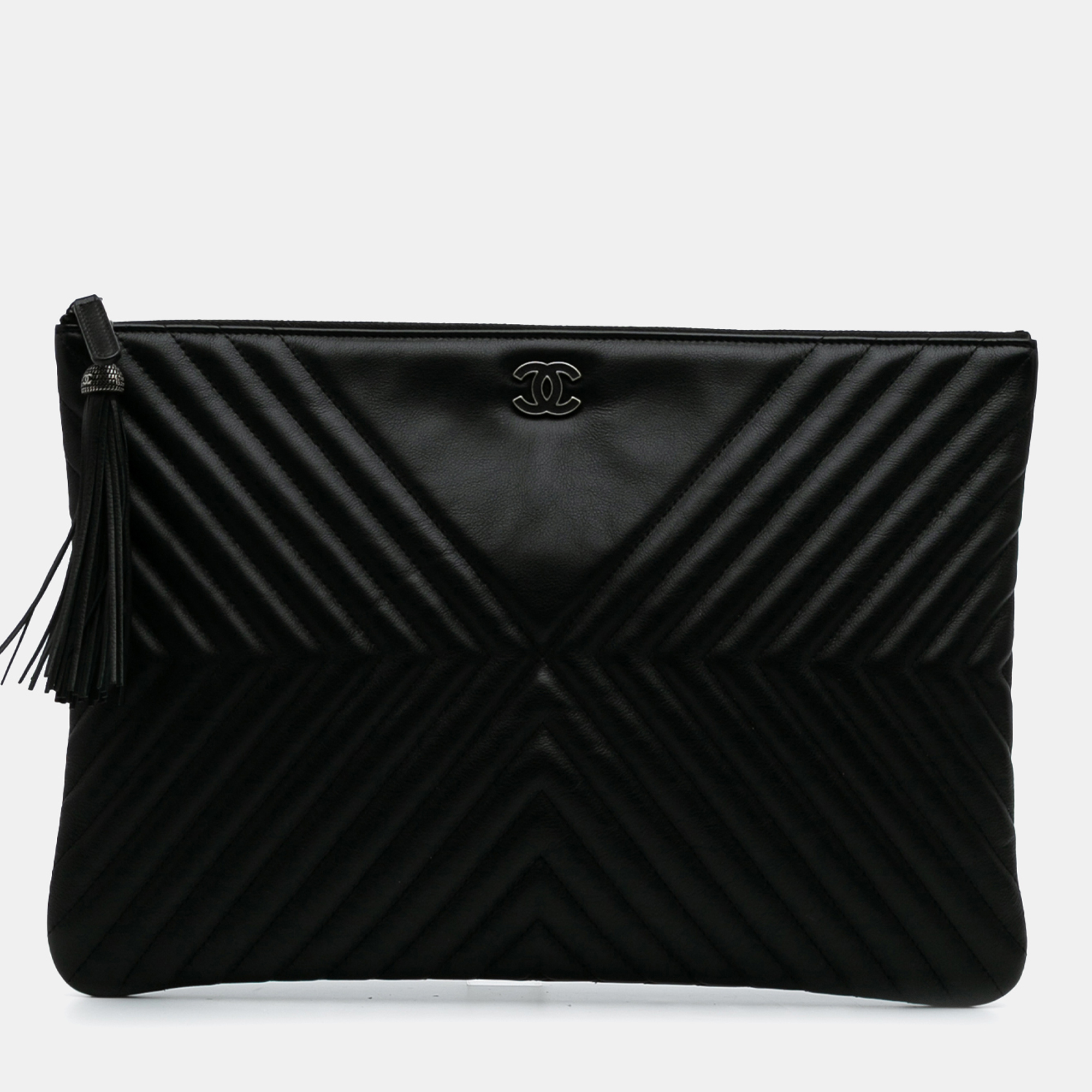 

Chanel Black Large Diagonal Chevron Calfskin Tassel O Case Clutch