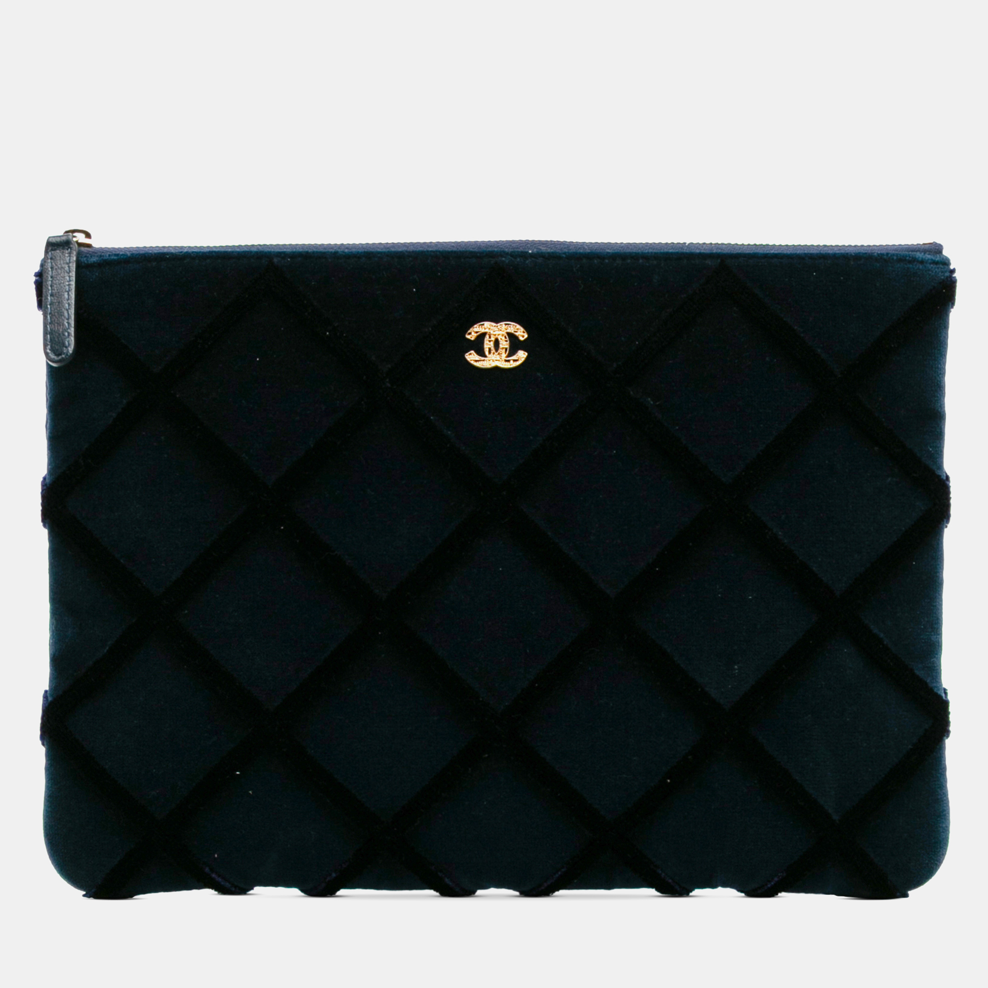 

Chanel Blue CC Medium Quilted Velvet Cosmetic Case
