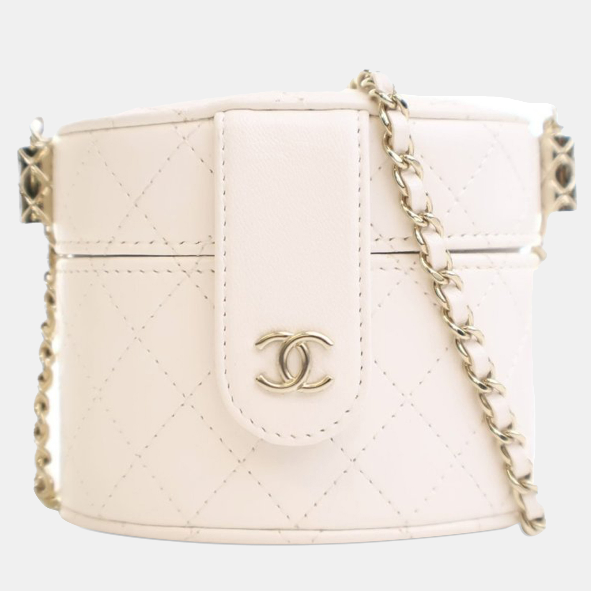 

Chanel White Mini Quilted Lambskin CC Allure Vanity Case