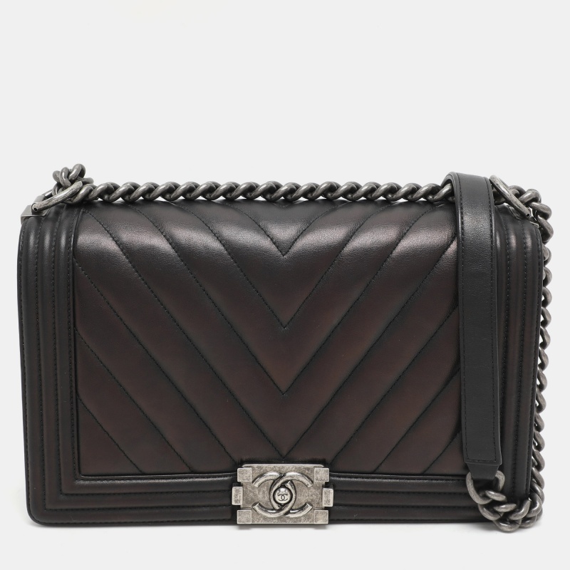 

Chanel Black Quilted Chevron Leather New Medium Boy Flap Bag
