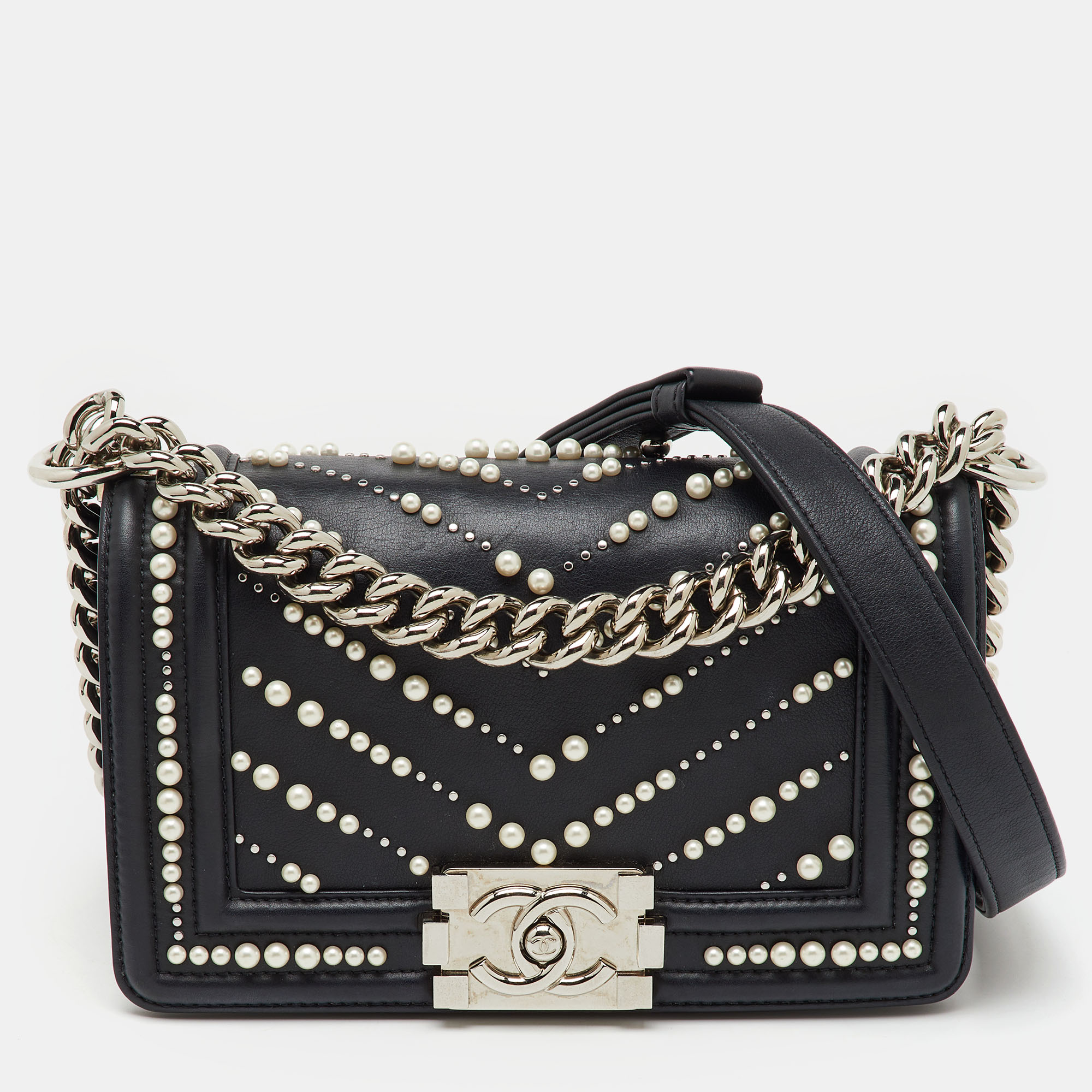 

Chanel Black Leather Pearl Chevron Small Boy Flap Bag