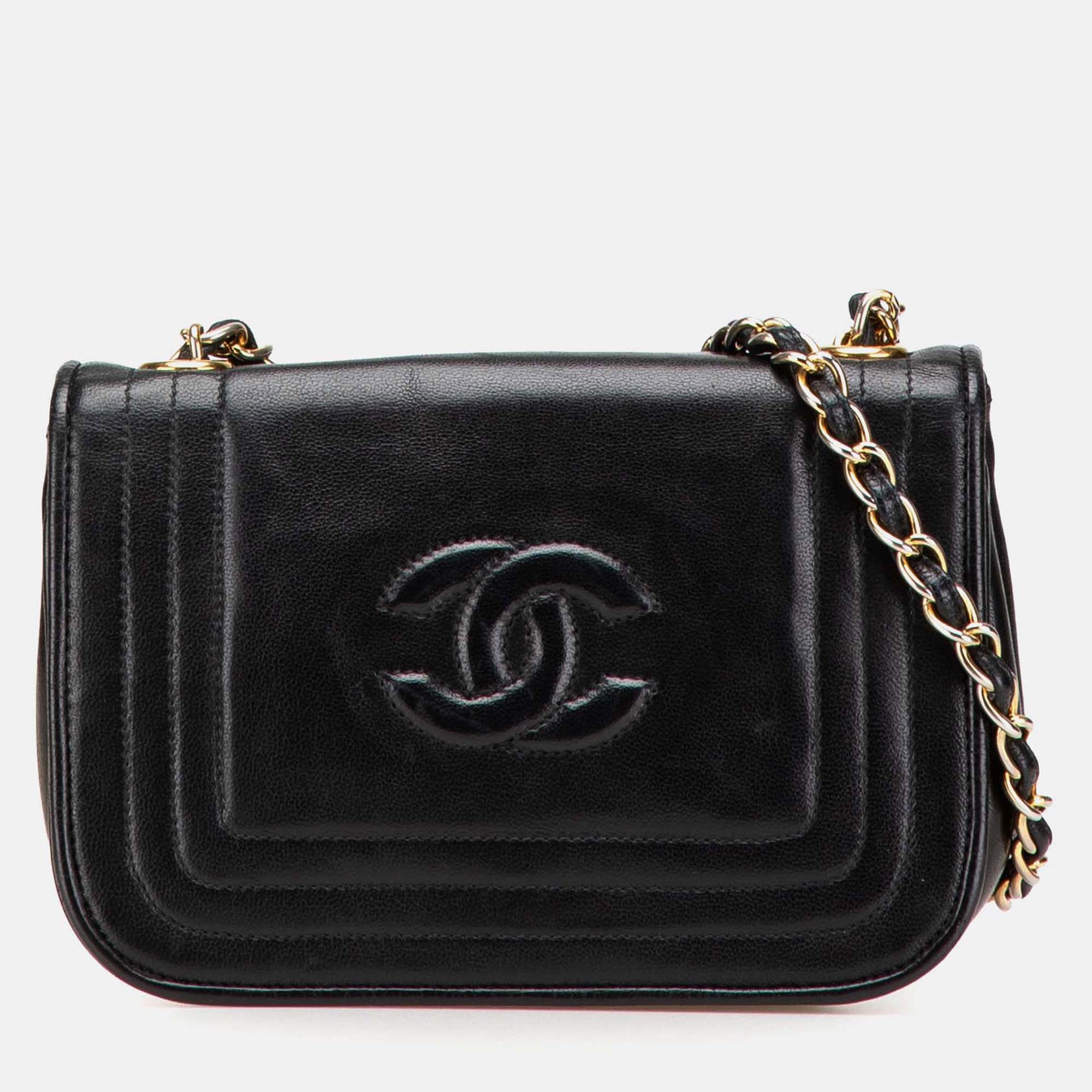 

Chanel Black CC Stitched Lambskin Flap