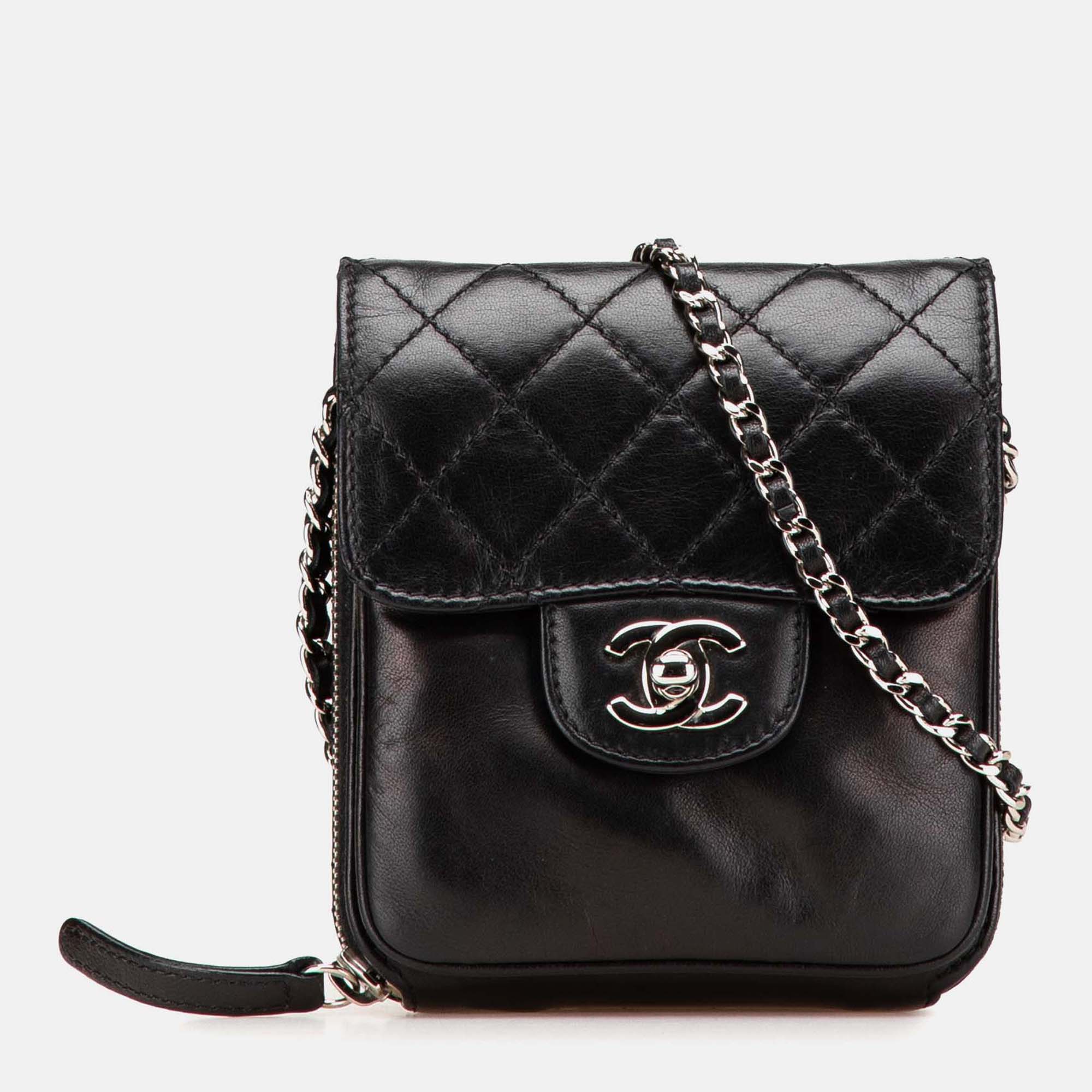 

Chanel Black CC Quilted Lambskin Clams Wallet on Chain