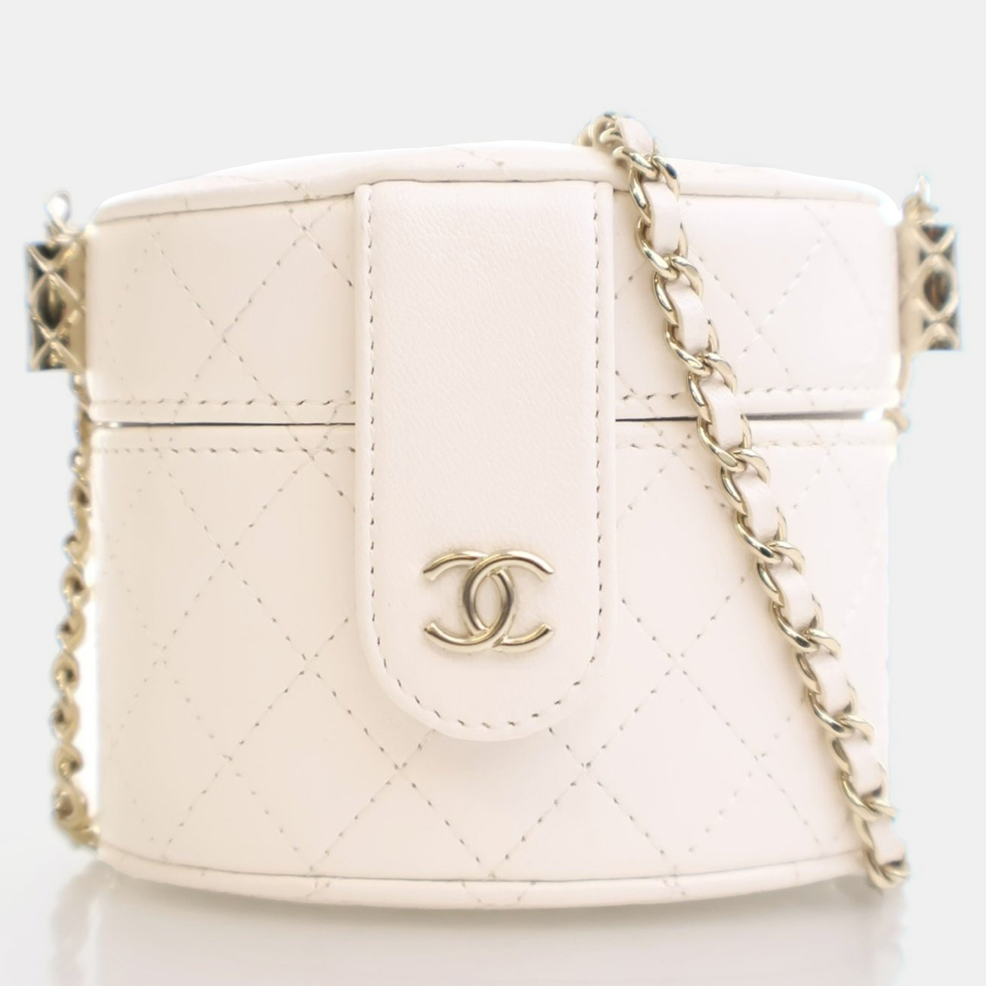 

Chanel CC Allure Mini White Lambskin Vanity Case With Chain