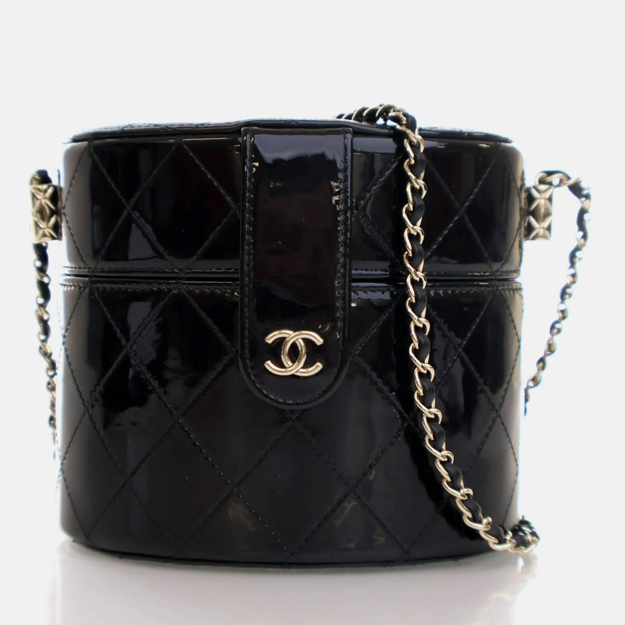 

Chanel Black Patent Round Vanity Clutch