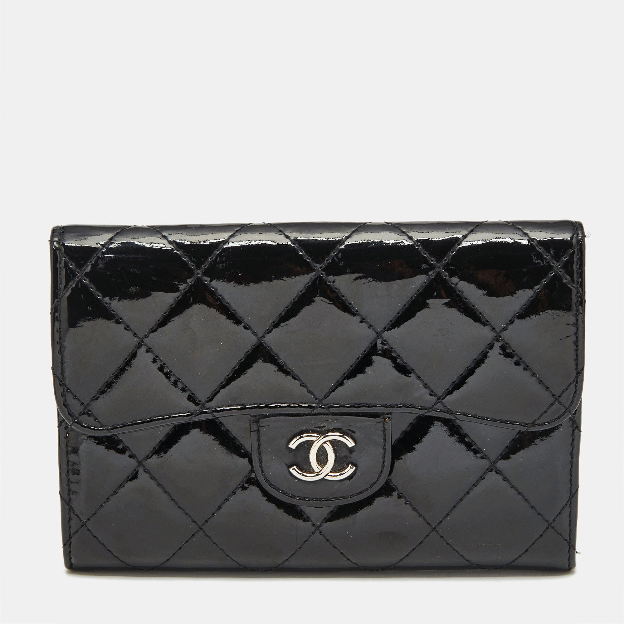 

Chanel Black Quilted Patent Leather CC Flap Compact Wallet