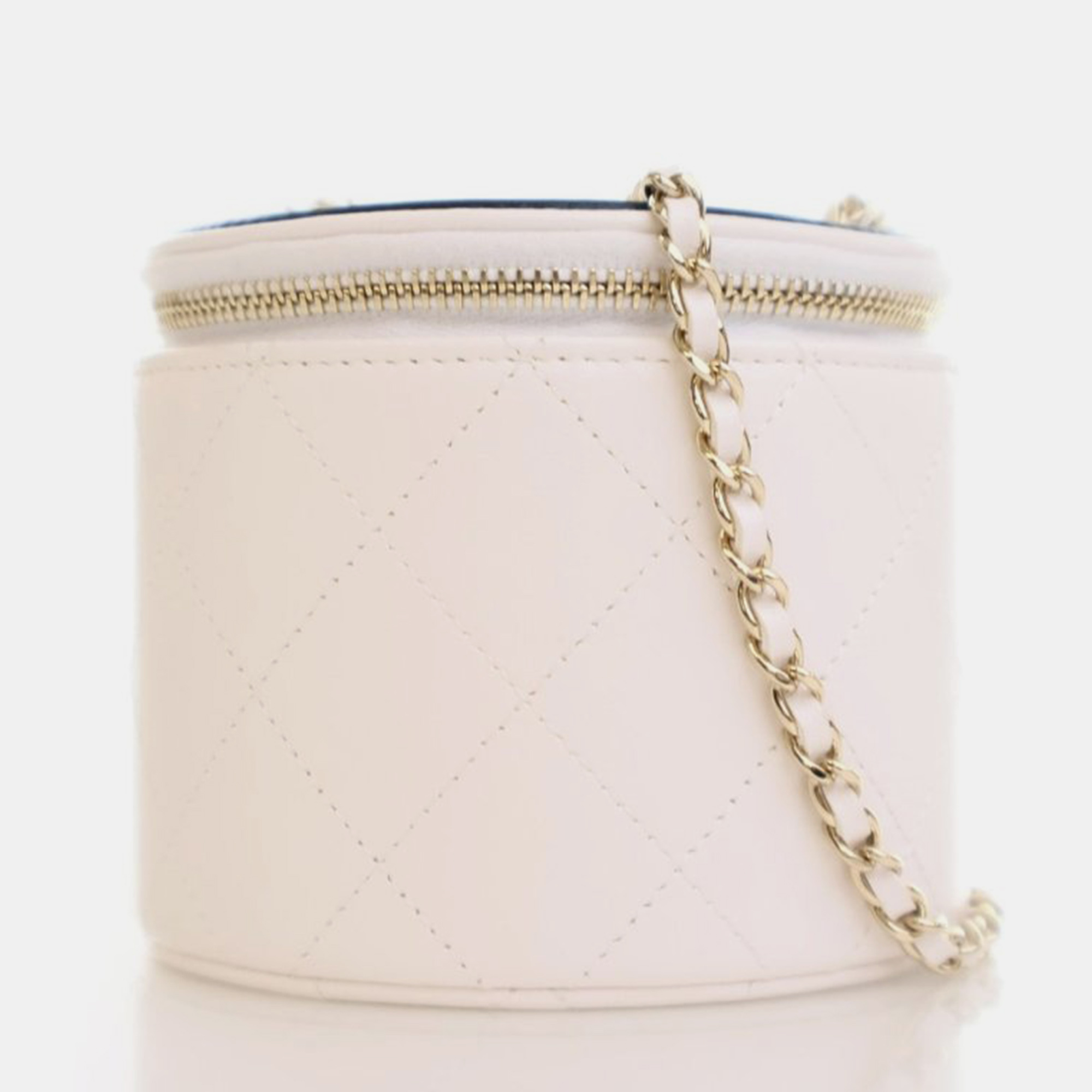 

Chanel Round Mini White Lambskin Vanity Case With Chain