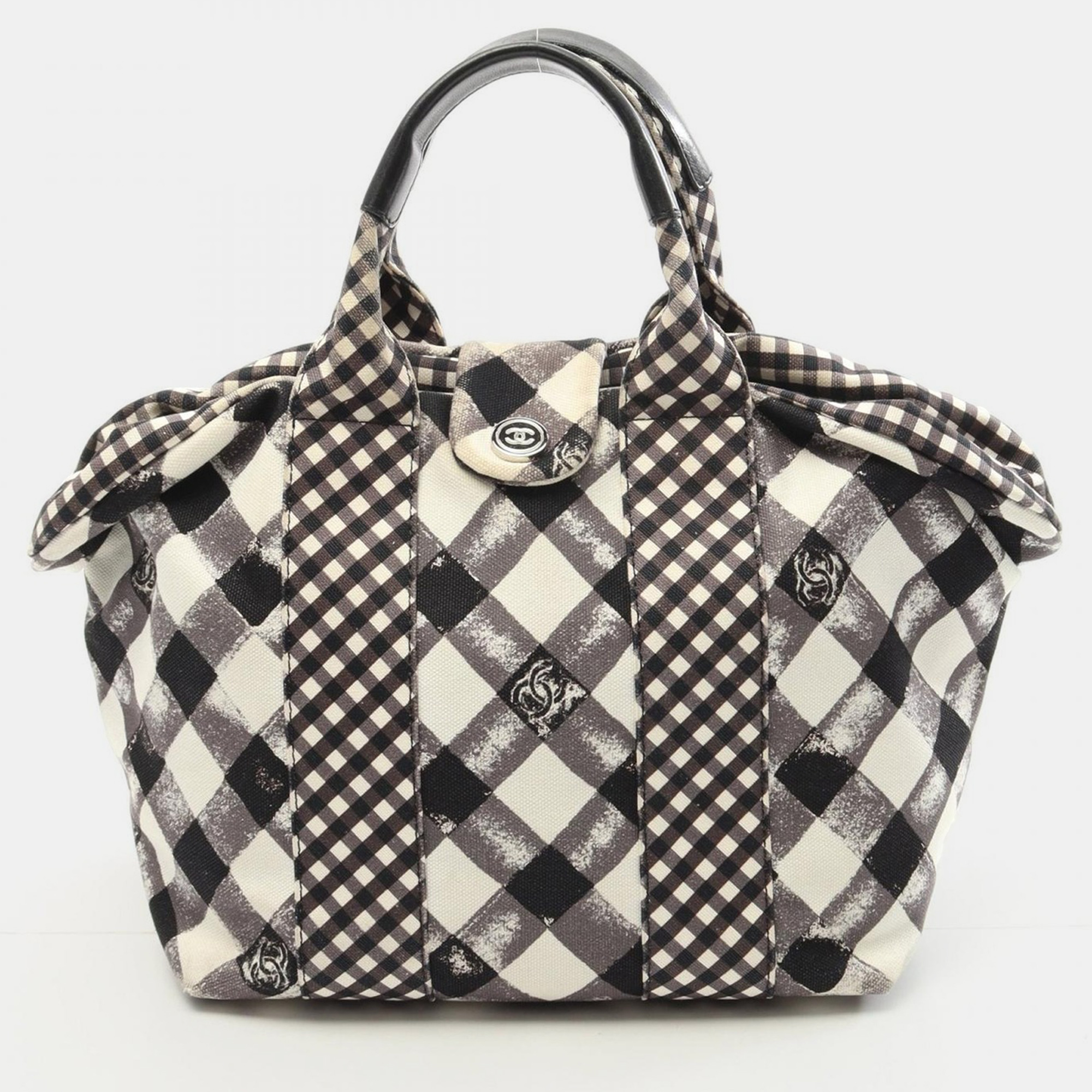 

Chanel Cruise White Grey Black Canvas Tote Bag, Multicolor
