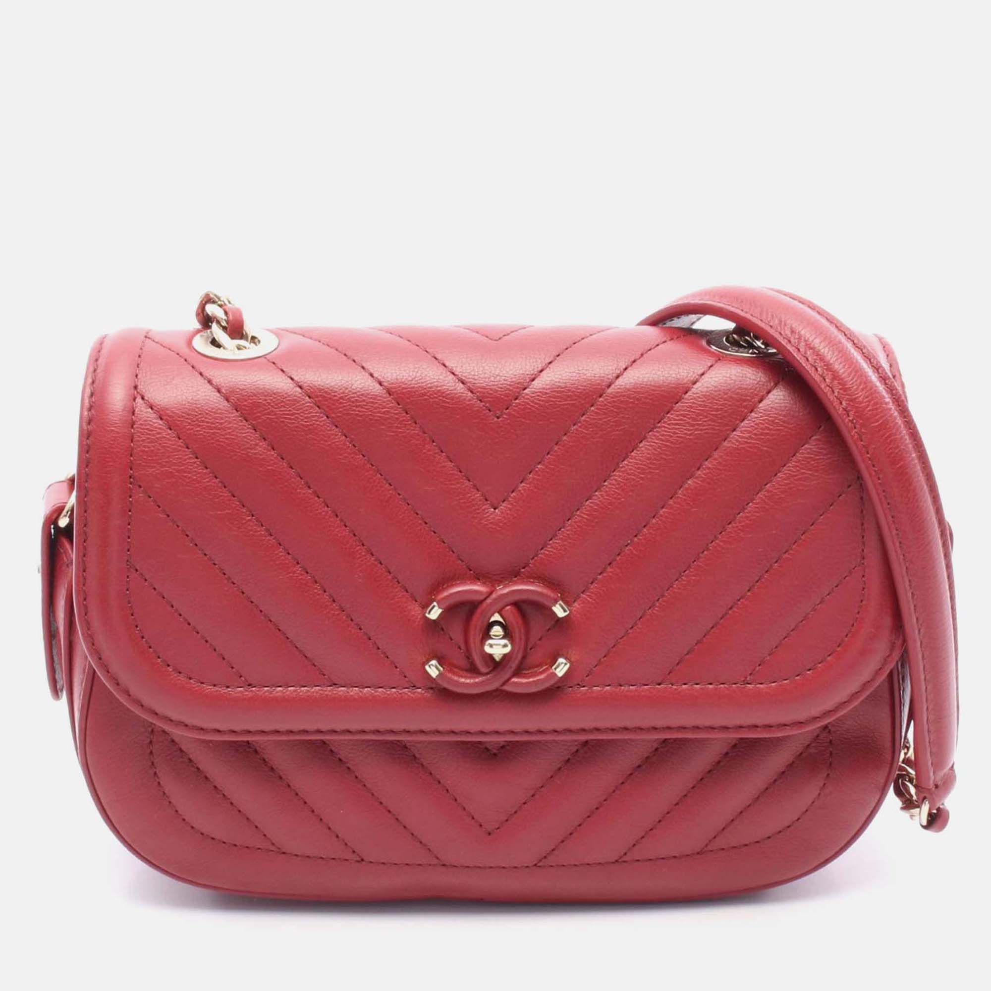 

Chanel Reverse Red Chevron Quilted Leather Top Handle Bag