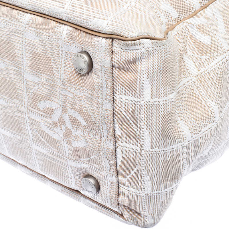 Chanel Beige Nylon Travel Bag ref.718547 - Joli Closet
